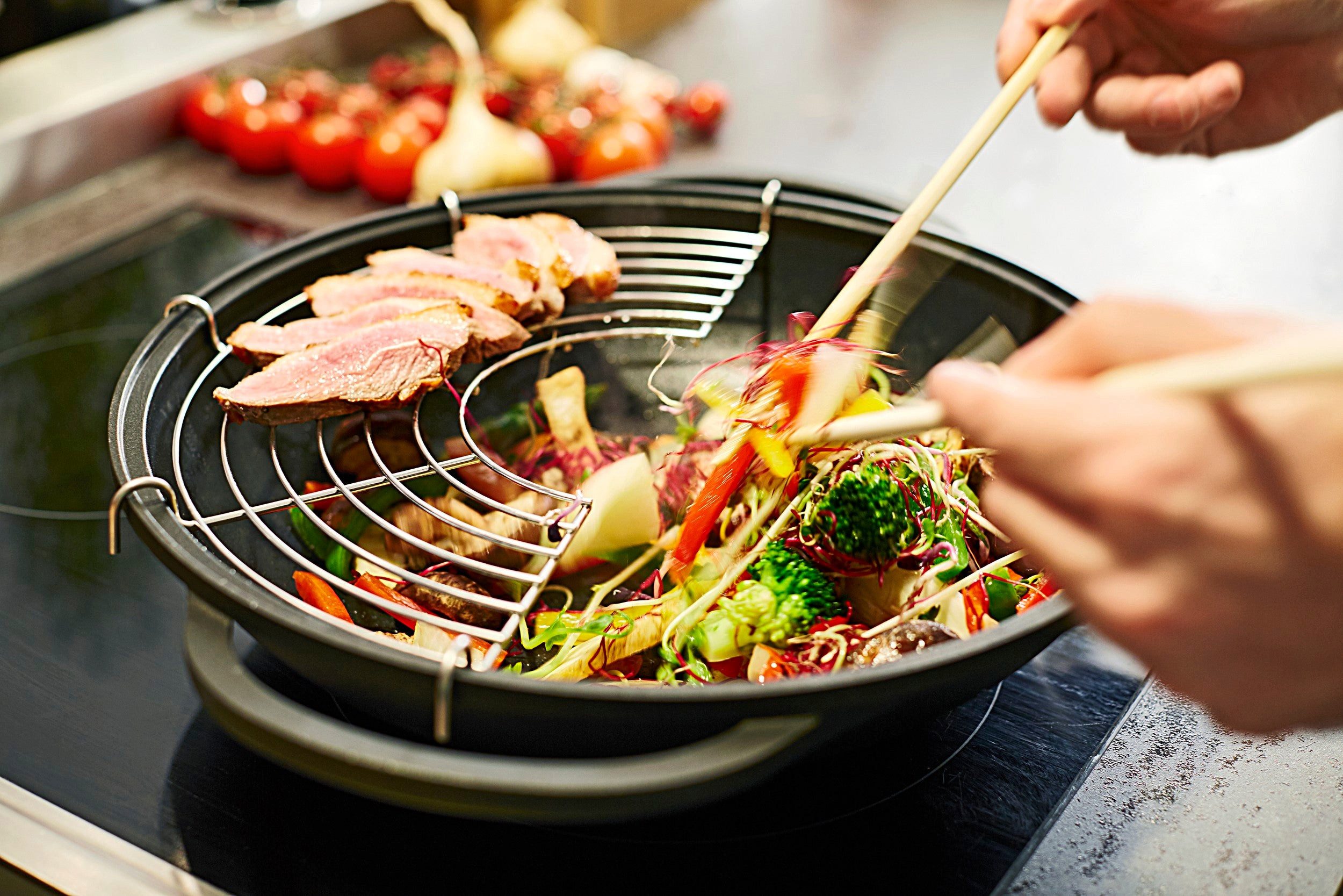 Berndes Wok mit Glasdeckel und Zubehör 32 cm, Aluminium, schwarz - Vario Click, Aluminium-Vakuumdruckguss
