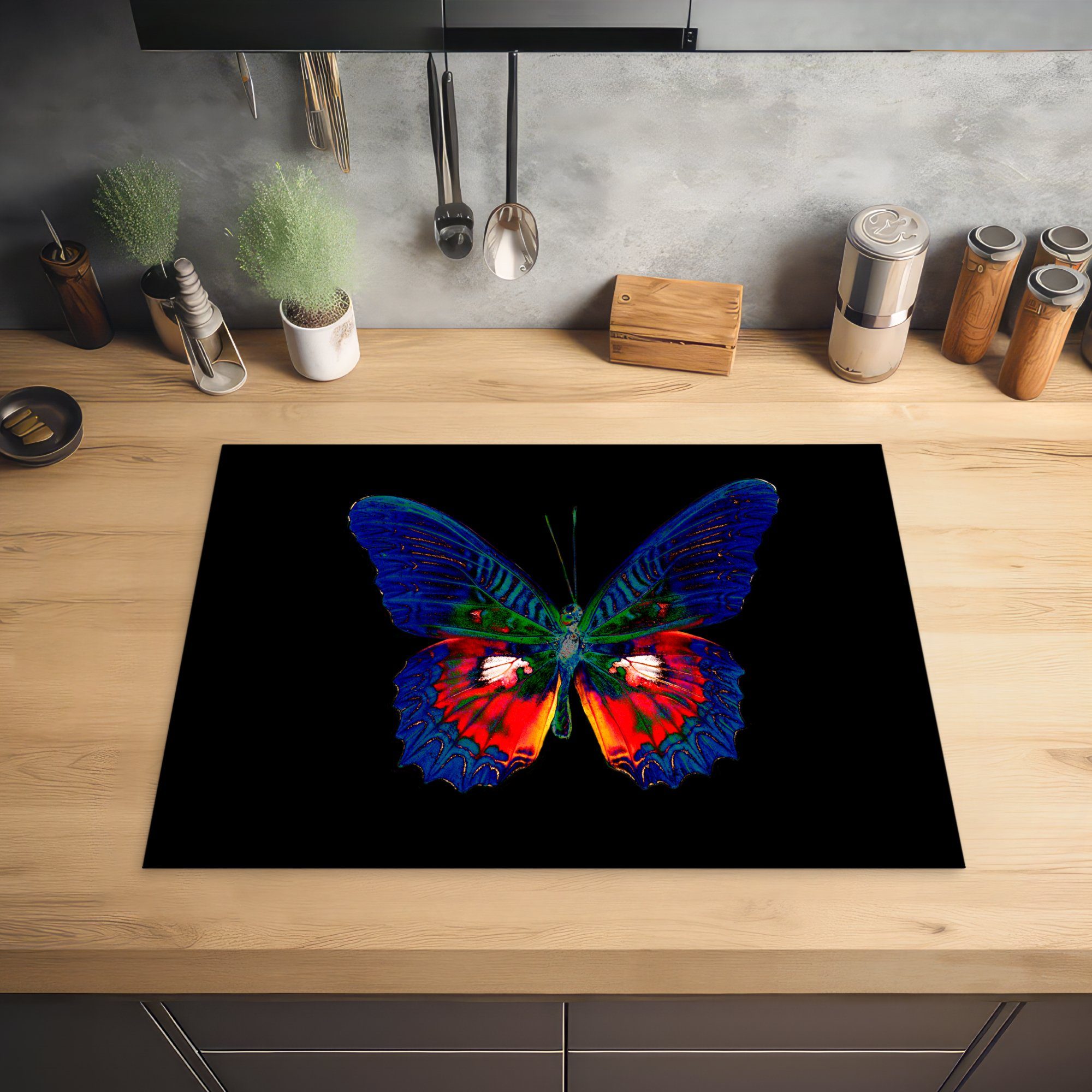 Ceranfeldabdeckung schwarzem cm, Schmetterlingsdesign auf 70x52 Herdblende-/Abdeckplatte Hintergrund, nutzbar, Vinyl, tlg), Arbeitsfläche MuchoWow Buntes Mobile (1