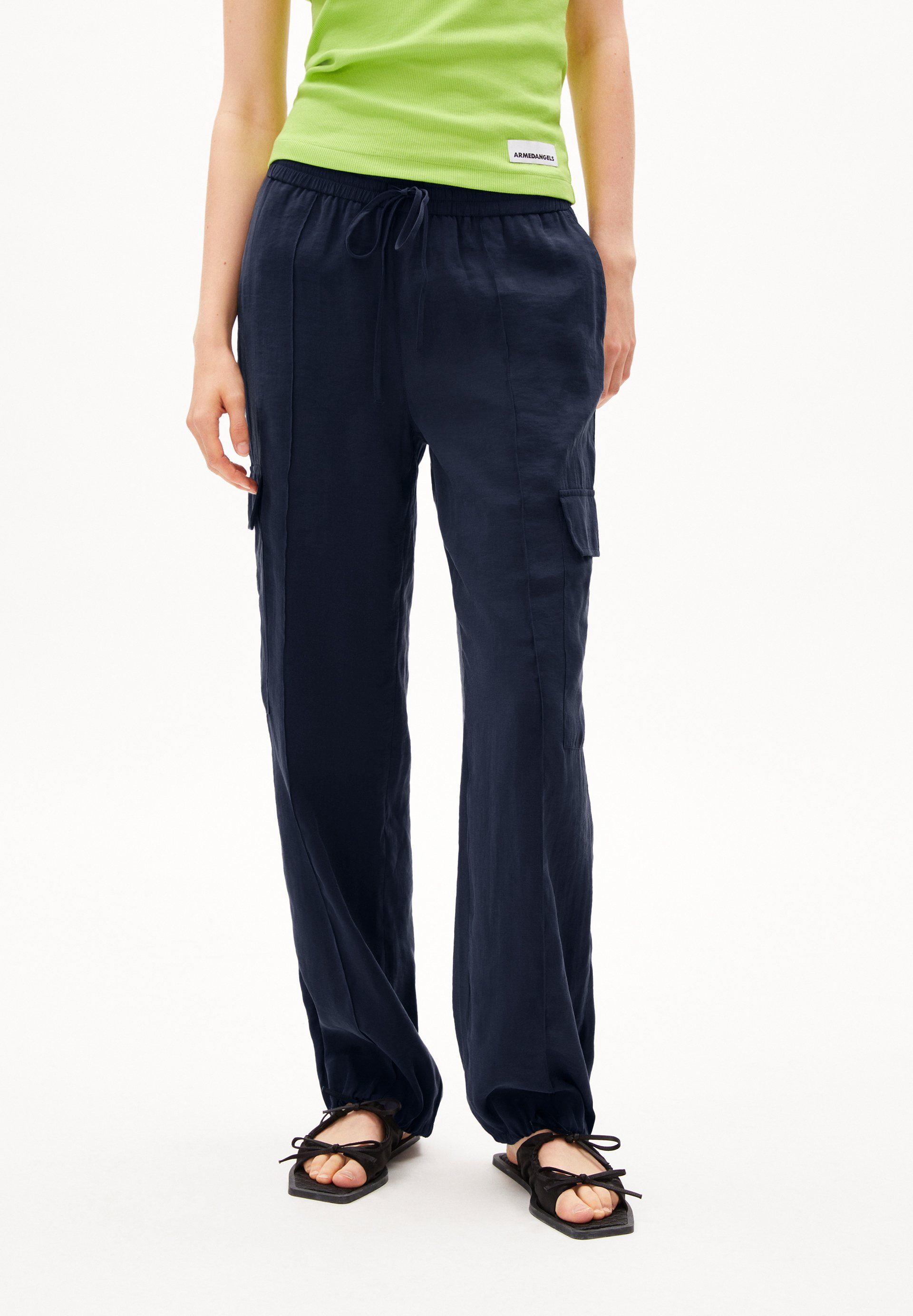 Armedangels Stoffhose TARAANEHAA Webhose aus TENCEL™ Modal Mix (Relaxed Fit) Webhose aus TENCEL™ Modal Mix