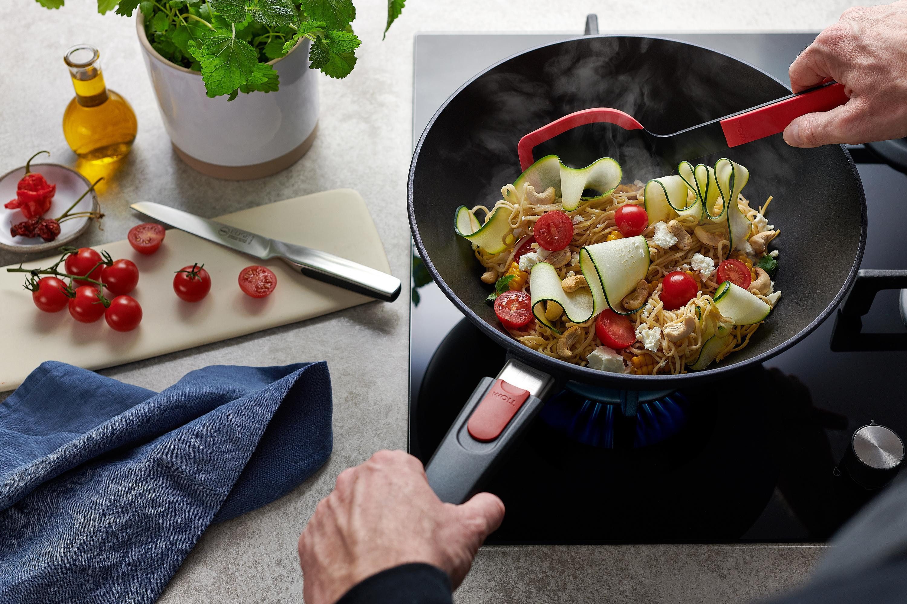 WOLL Wokwender Cook it, aus hochwertigem Kunststoff und Silikon