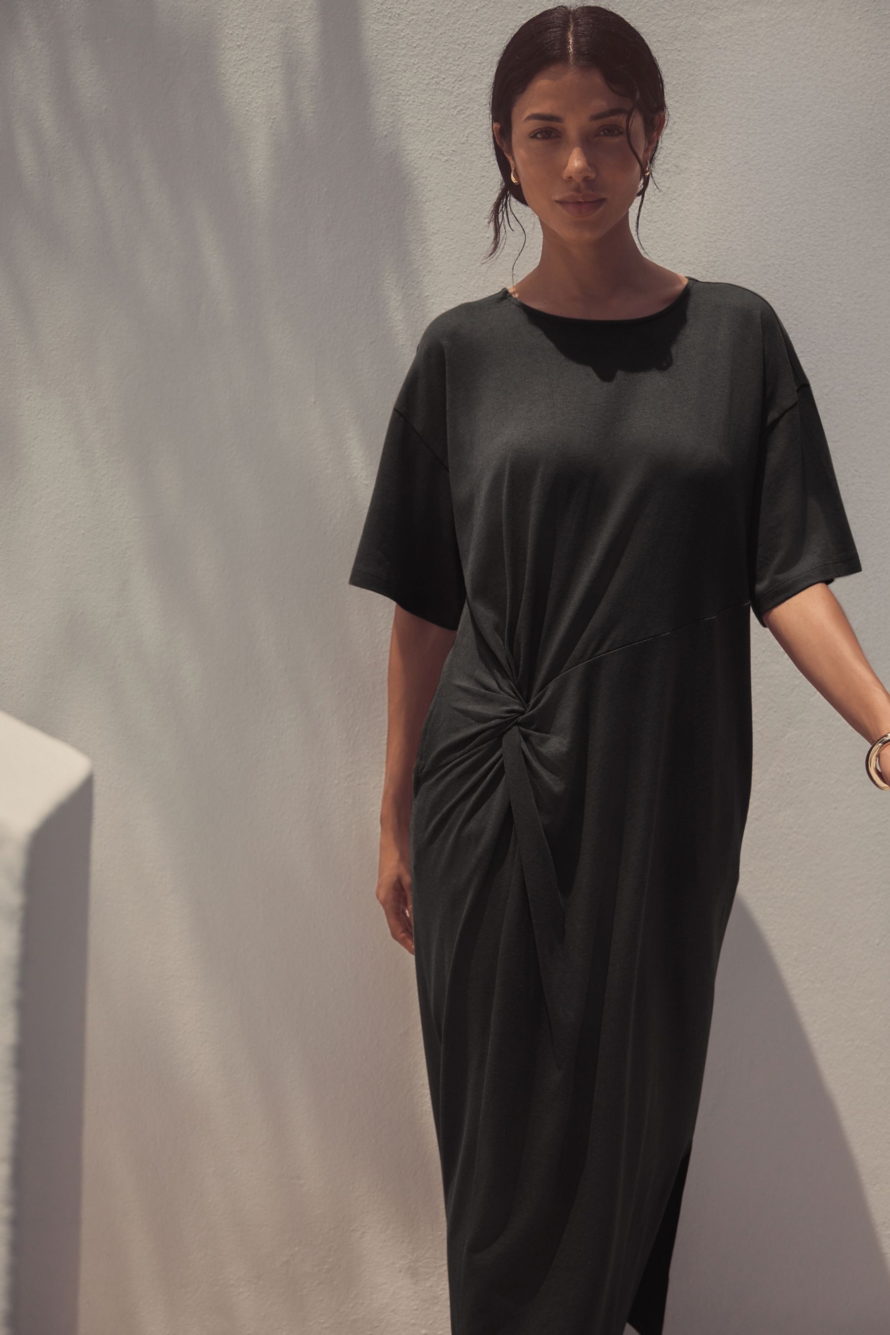 Next Shirtkleid Sommerliches T-Shirtkleid mit Drehung, Kurzgröße (1-tlg)