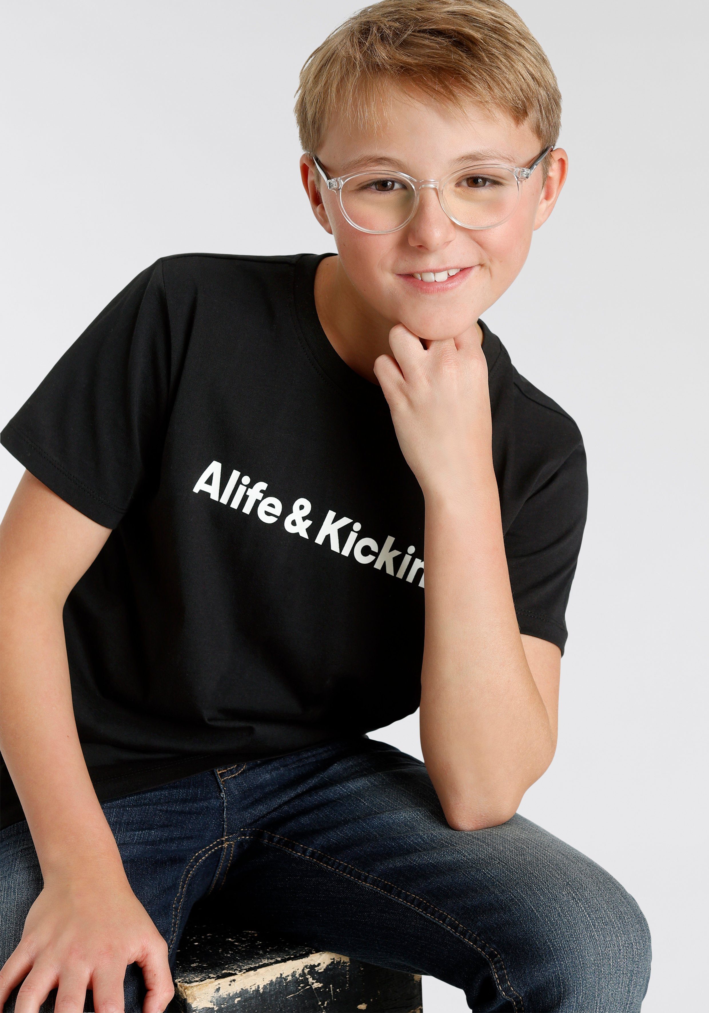 Alife & Kickin T-Shirt Kids. MARKE! Logo-Print, NEUE Alife&Kickin für