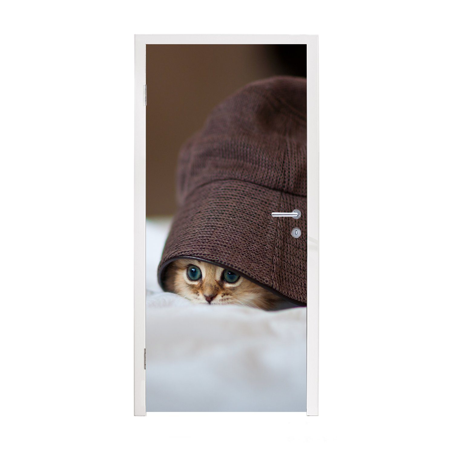 MuchoWow Türtapete Ein persisches Kätzchen, versteckt unter einem Hut, Matt, bedruckt, (1 St), Fototapete für Tür, Türaufkleber, 75x205 cm
