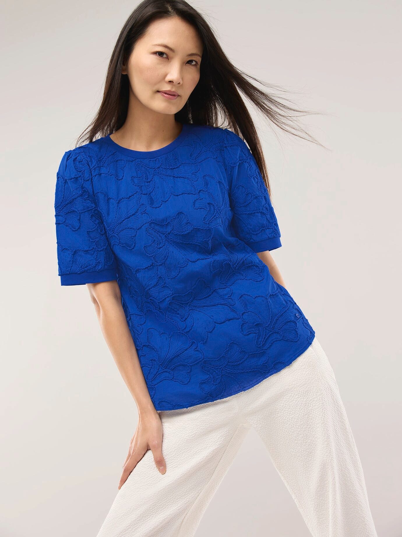 Walbusch Blusenshirt Damen Blusenshirt mit Stickerei Rundhals Kurzarm, pflegeleicht, atmungsaktiv