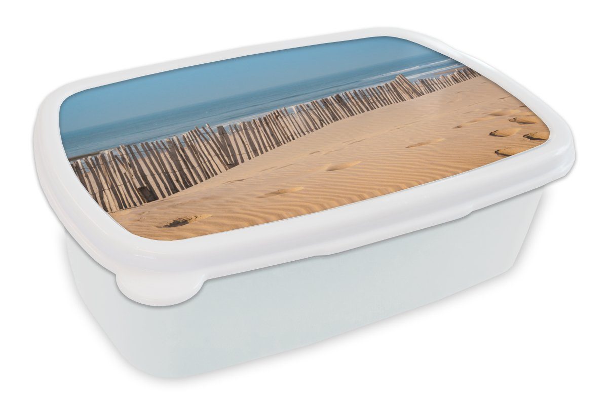 MuchoWow Lunchbox Strand - Pfähle - Meer, Kunststoff, (2-tlg), Brotbox für Kinder und Erwachsene, Brotdose, für Jungs und Mädchen weiß