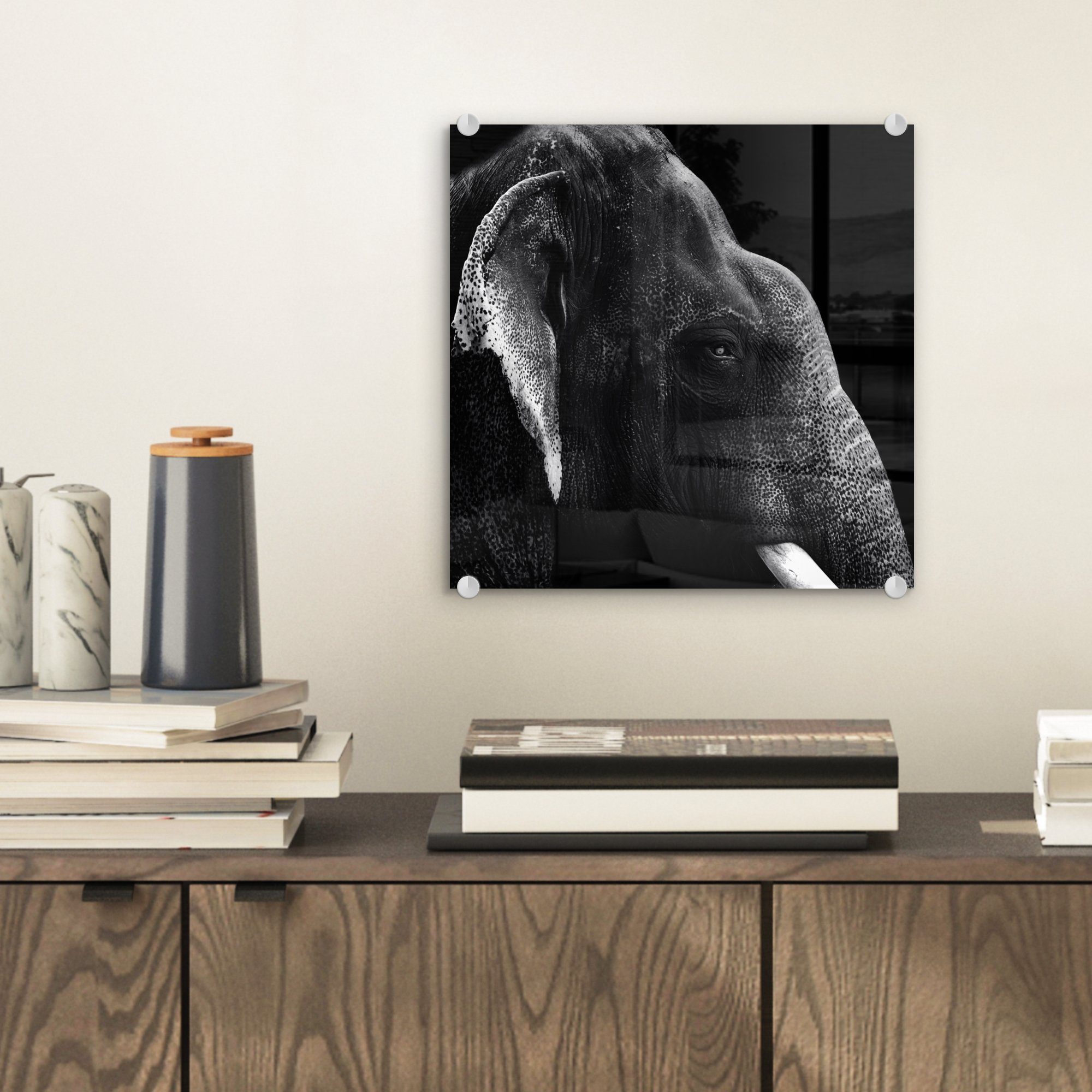 MuchoWow Acrylglasbild Elefant auf Foto Wandbild Glas St), Hintergrund - Wanddekoration Glasbilder - (1 weiß, - Bilder schwarzem Glas auf in schwarz und auf