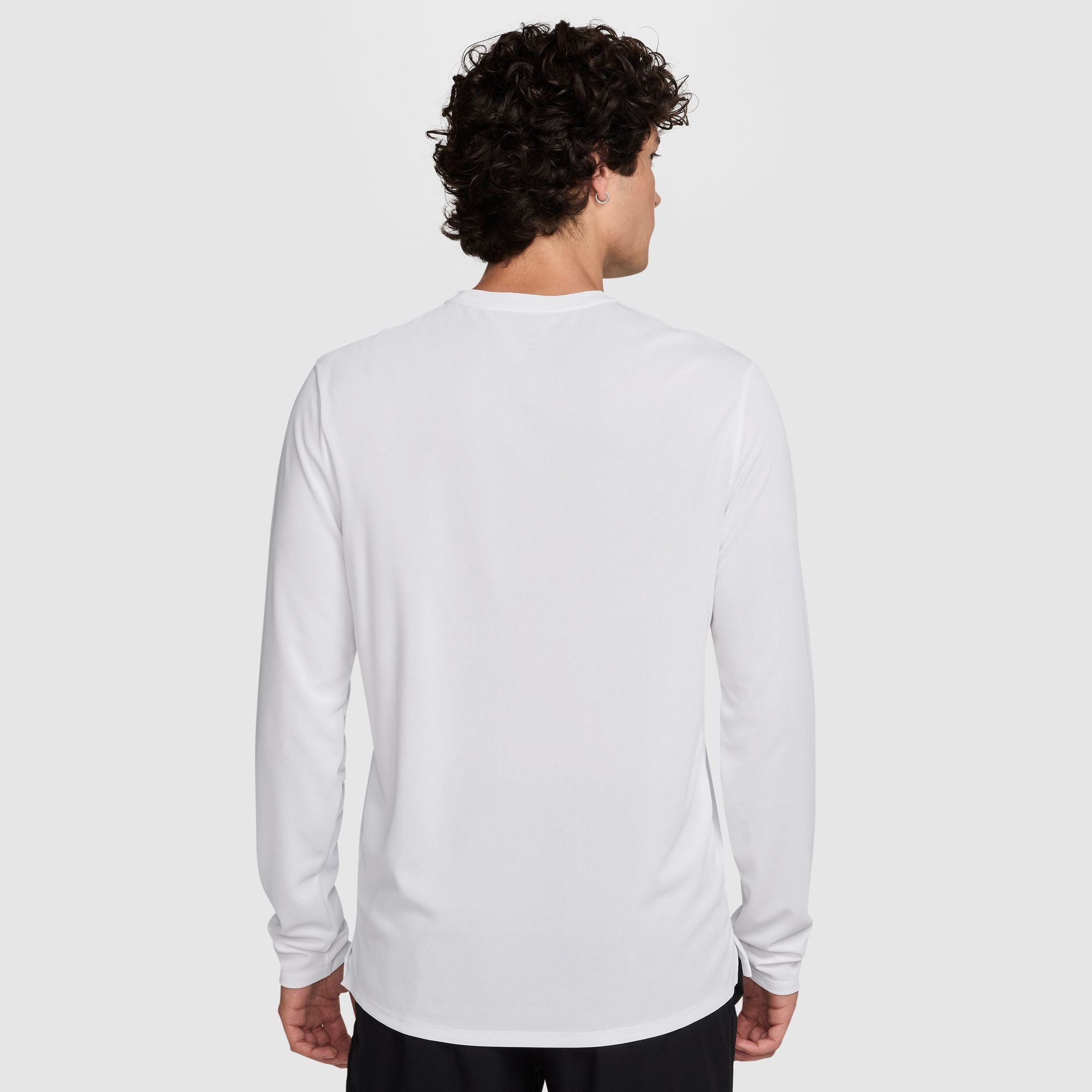 Nike Laufshirt M NK DF UV MILER LS TOP mit Rundhalsausschnitt, Kurzarm, schnell trocknend, atmungsaktiv