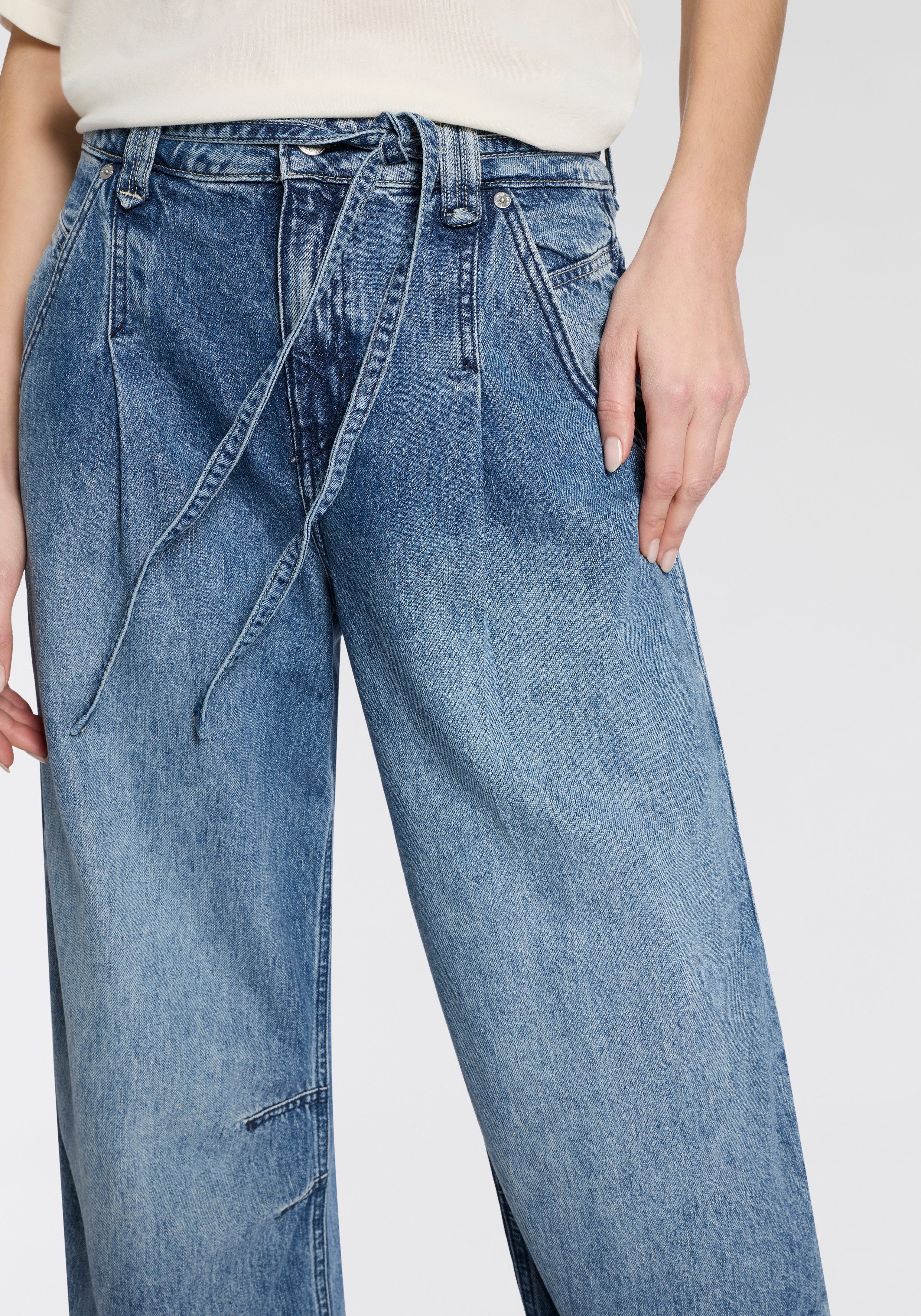 BOSS ORANGE Weite Jeans PLEATED BARREL 1.0 Premium Damenmode (2-tlg) mit Bindegürtel, High Waist
