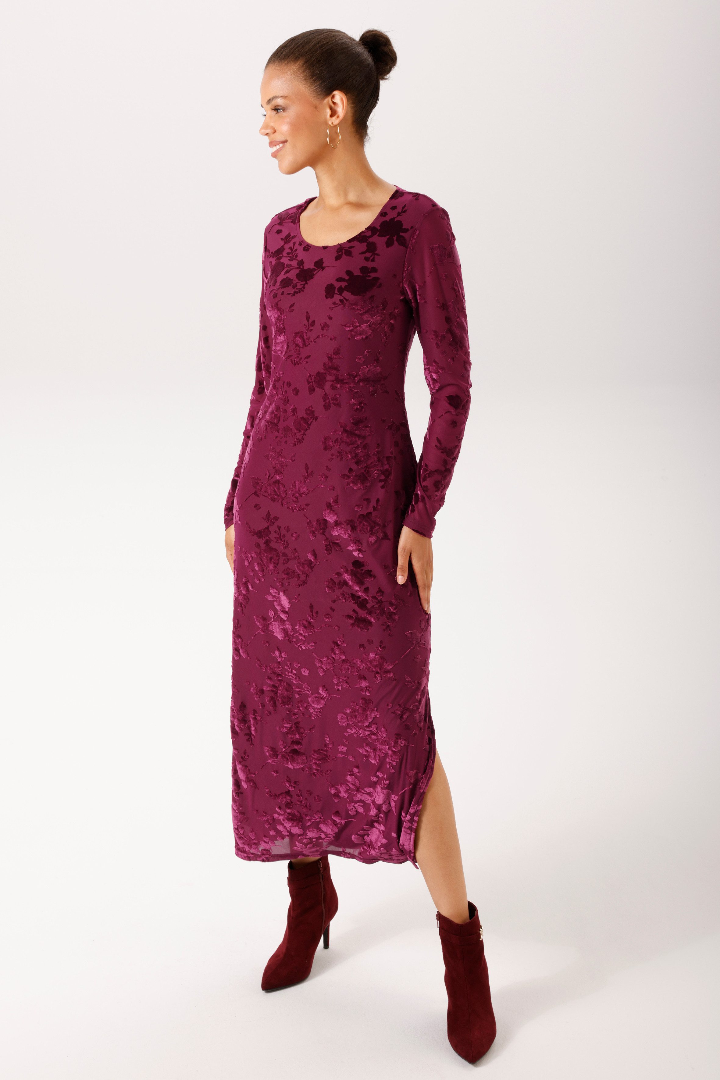Aniston CASUAL Maxikleid mit Blumen aus edlem Samt - jedes Teil ein Unikat - NEUE KOLLEKTION. € 59,99, (€ 59,99 pro 1 Stk).