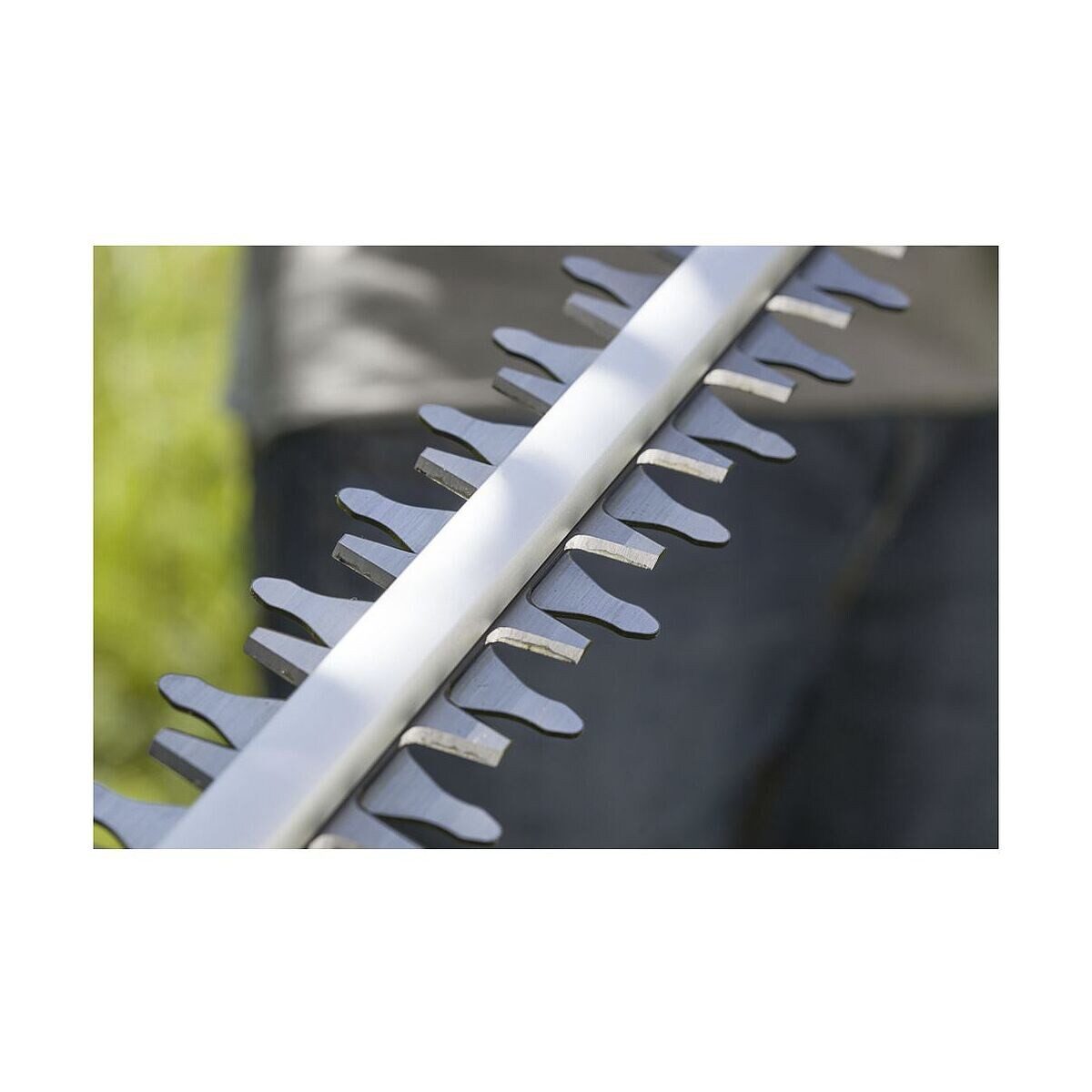 GARDENA Teleskop-Heckenschere THS 500/48, bis 3,5 m Höhe, 500 Watt – Bild 4 von 5