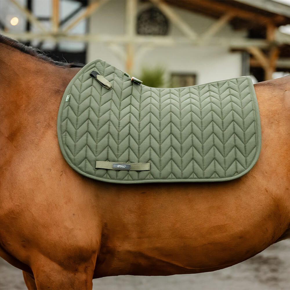 Horseware Schabracke Horseware Amigo Close Contact Saddle Pad