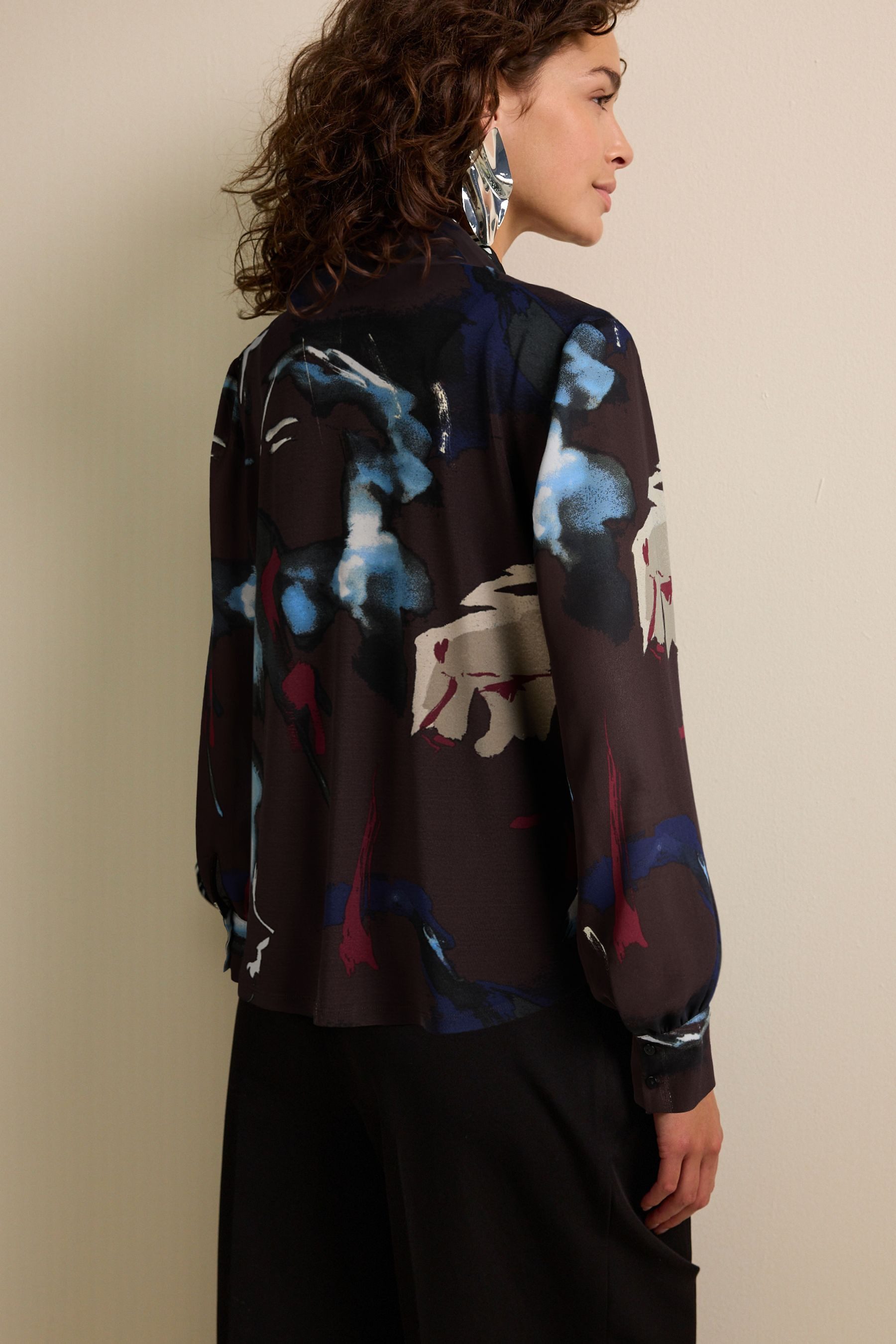 Next Blusenshirt Langärmelige Bluse mit V-Ausschnitt (1-tlg) günstig online kaufen