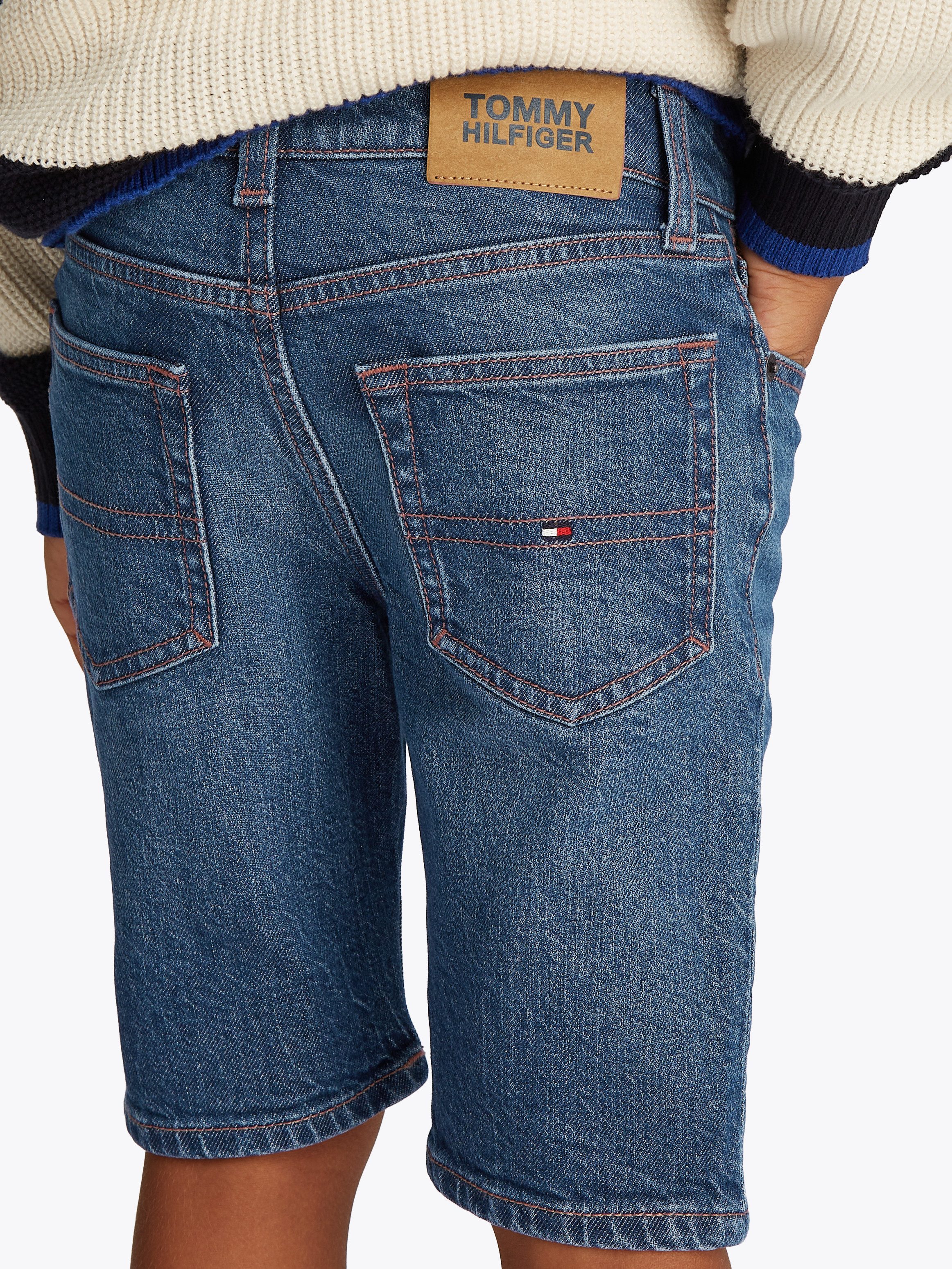Tommy Hilfiger Шорты SCANTON SHORT BLUE DENIM mit Logo-Badge