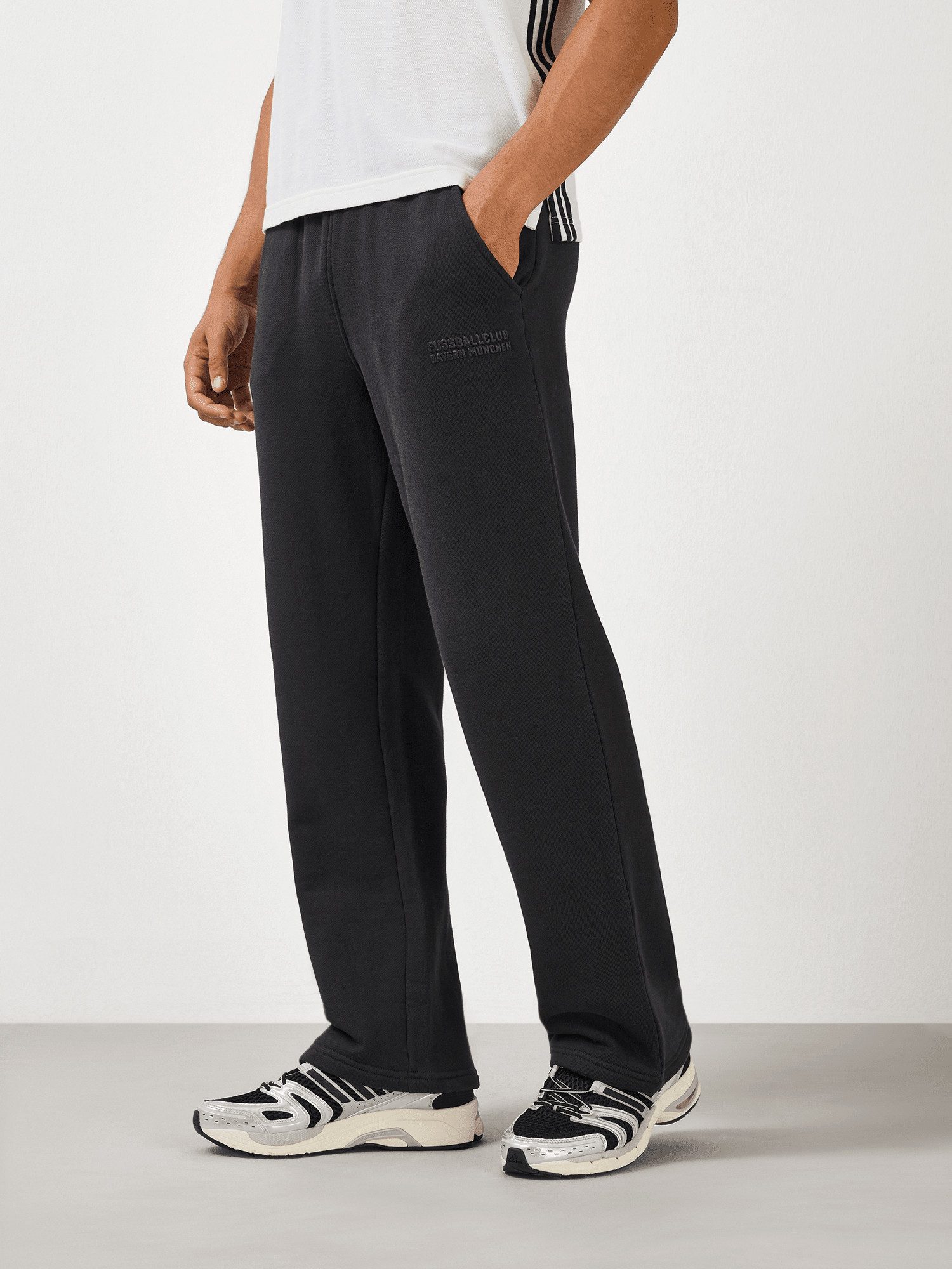 FC Bayern München Sweathose FC Bayern München, Sweatpant Premium Essentials, Herren, Schwarz