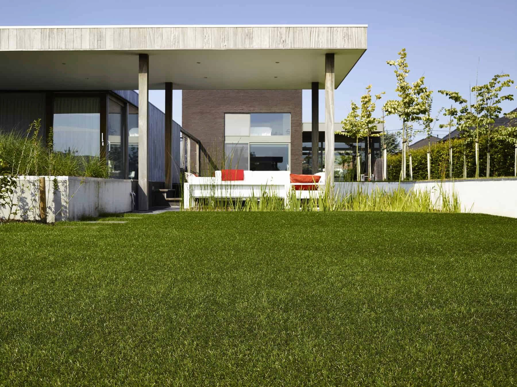 Primaflor-Ideen in Textil Kunstrasen FORESTLAND, Gesamthöhe 37 mm, Made in Spain, rechteckig, natürliche Optik, mit Drainagefunktion, ideal für Balkon & Terrasse