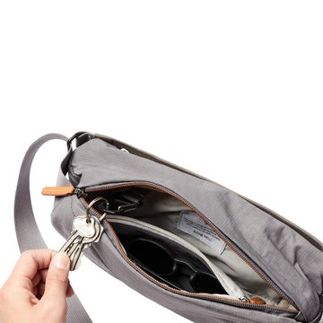 Bellroy Bauchtasche Sling Mini Premium, ökologisch-zertifiziertem Premiumleder, Erweiterbare Seitenfalte