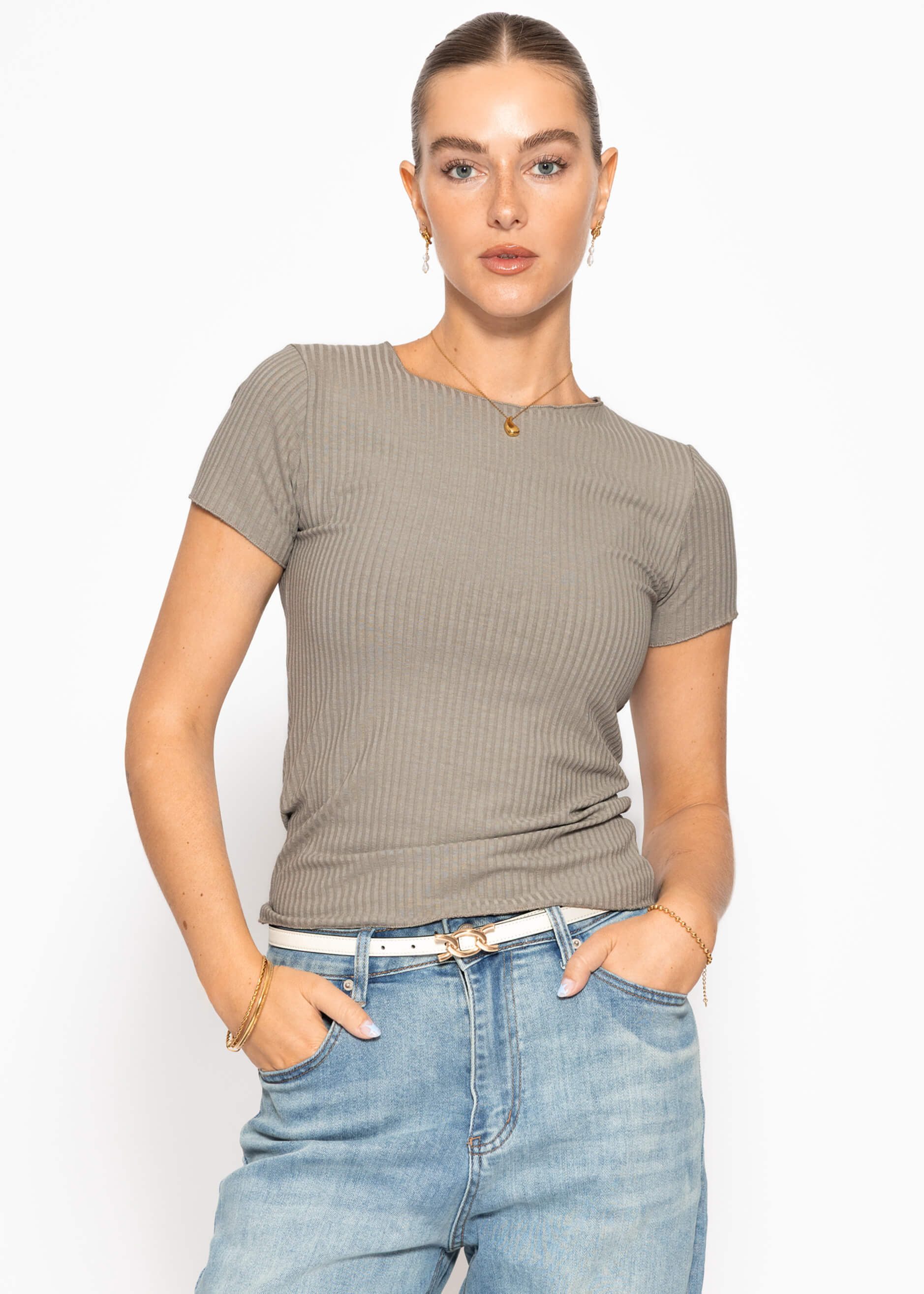 SASSYCLASSY T-Shirt Kurzarmshirt in geripptem Jersey für Damen Schlichtes T-Shirt mit Rundhalsuasschnitt in körpernahem Schnitt