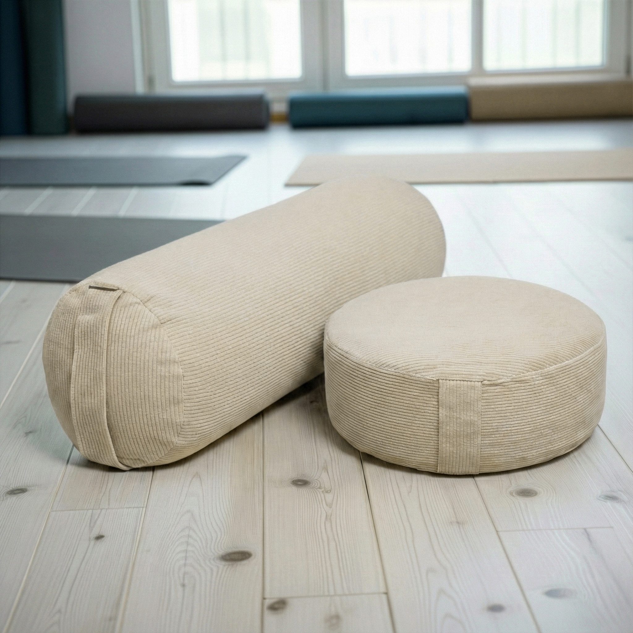 Yogistar Yogakissen Yoga-Set Velvet (Meditationskissen Cord + Yoga-Bolster Yin Cord), Yoga-Set: Rundes Cord-Meditationskissen & Yin-Bolster, weich