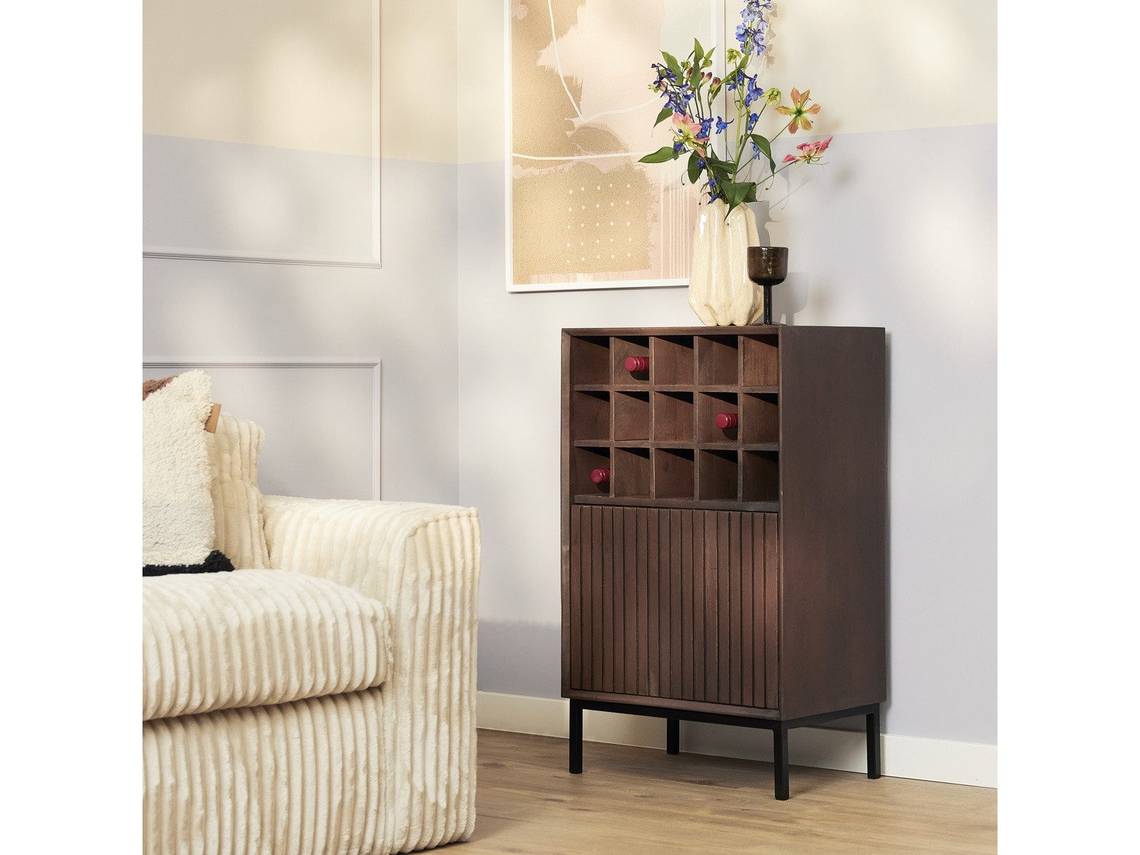 Villa Möbel Weinschrank (Packung, 1-St., 1 St. Weinschrank) Massiver Mangoholz, 15 Fächer, Latten-Tür & Metallgestell