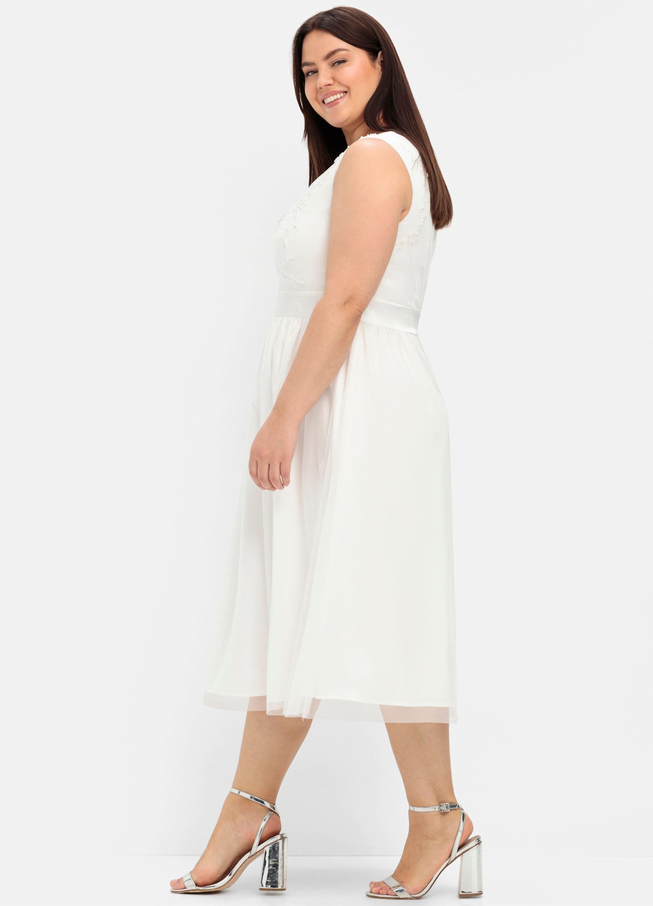 Sheego Etuikleid Abendkleid Ärmellos mit Stickerei