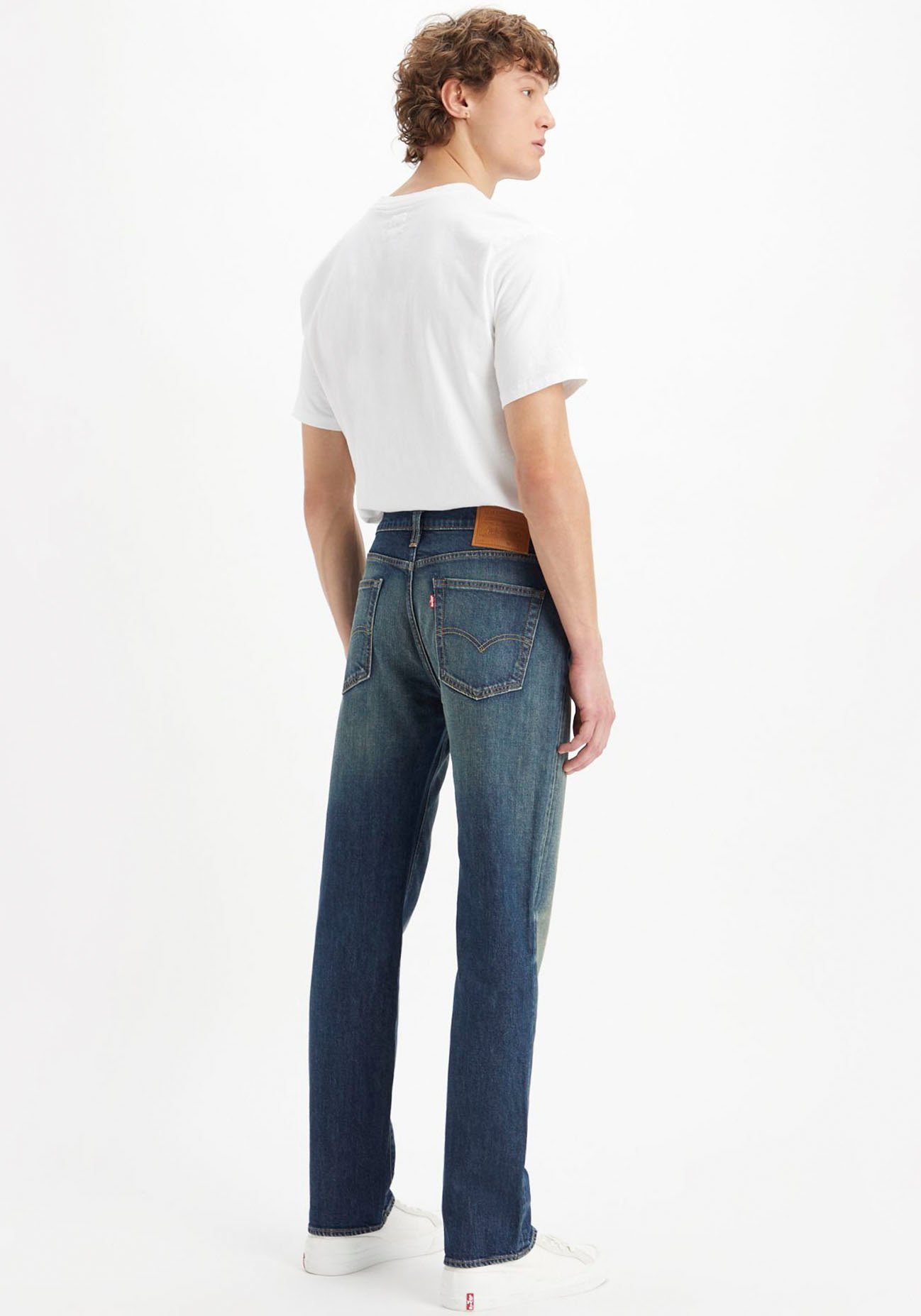 nap took Levi's® 514™ an Straight-Jeans