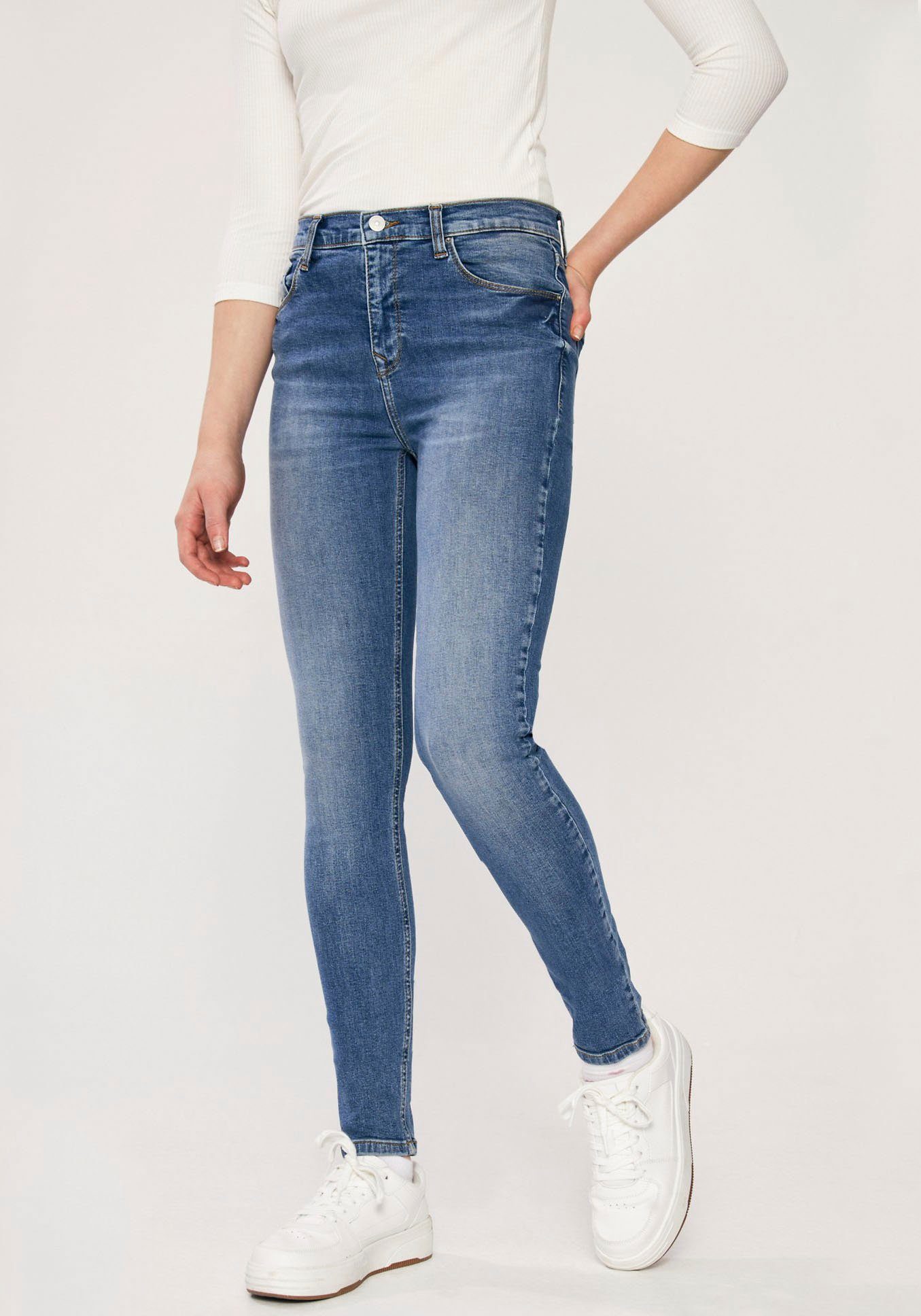 LTB Slim-fit-Jeans »AMY X« (1-tlg) mit schmalem Beinverlauf und normal  hoher Leibhöhe online kaufen | OTTO