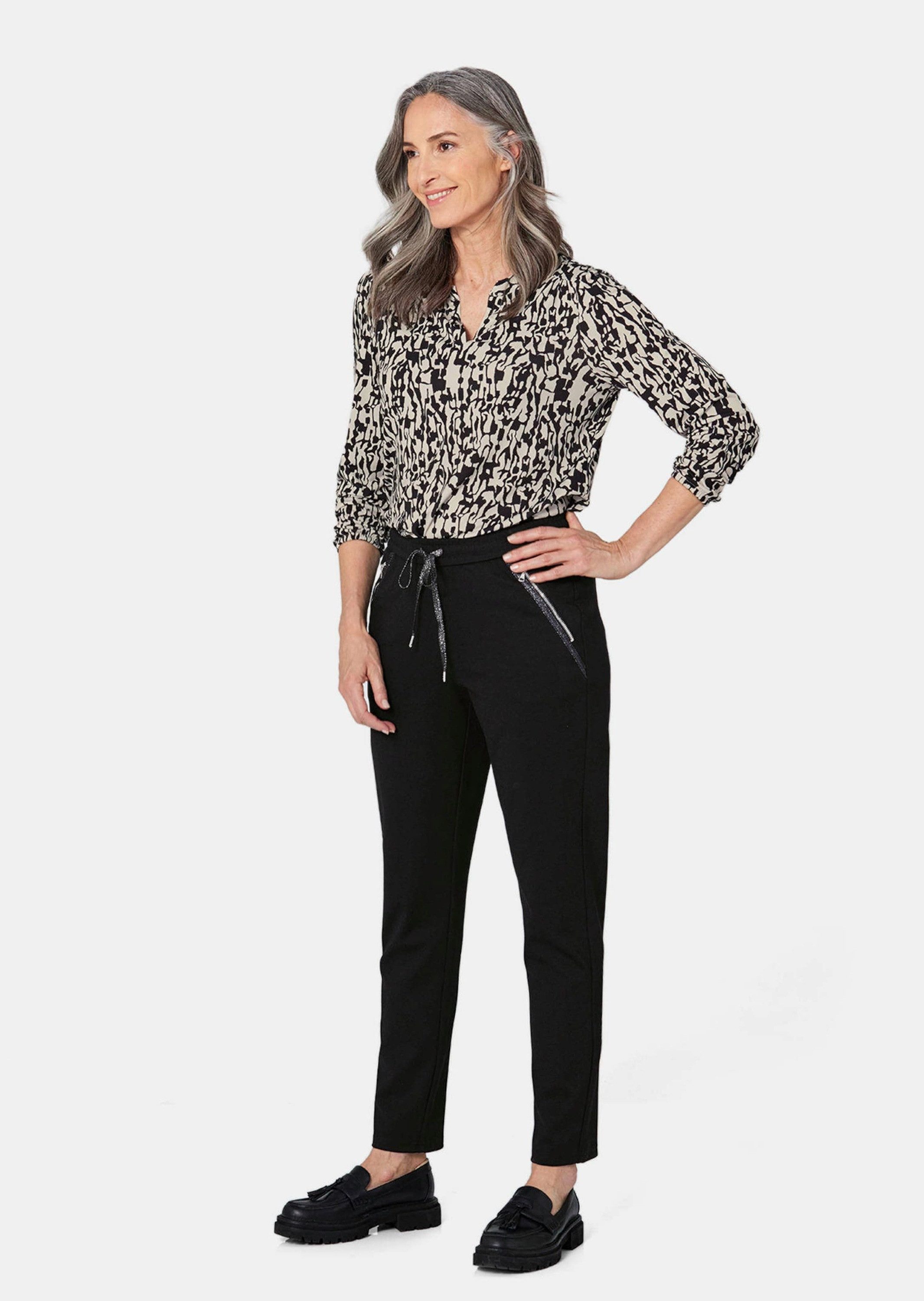 GOLDNER Kurzarmbluse Kurzgröße: Elegantes Blusenshirt mit V-Ausschnitt Schl günstig online kaufen