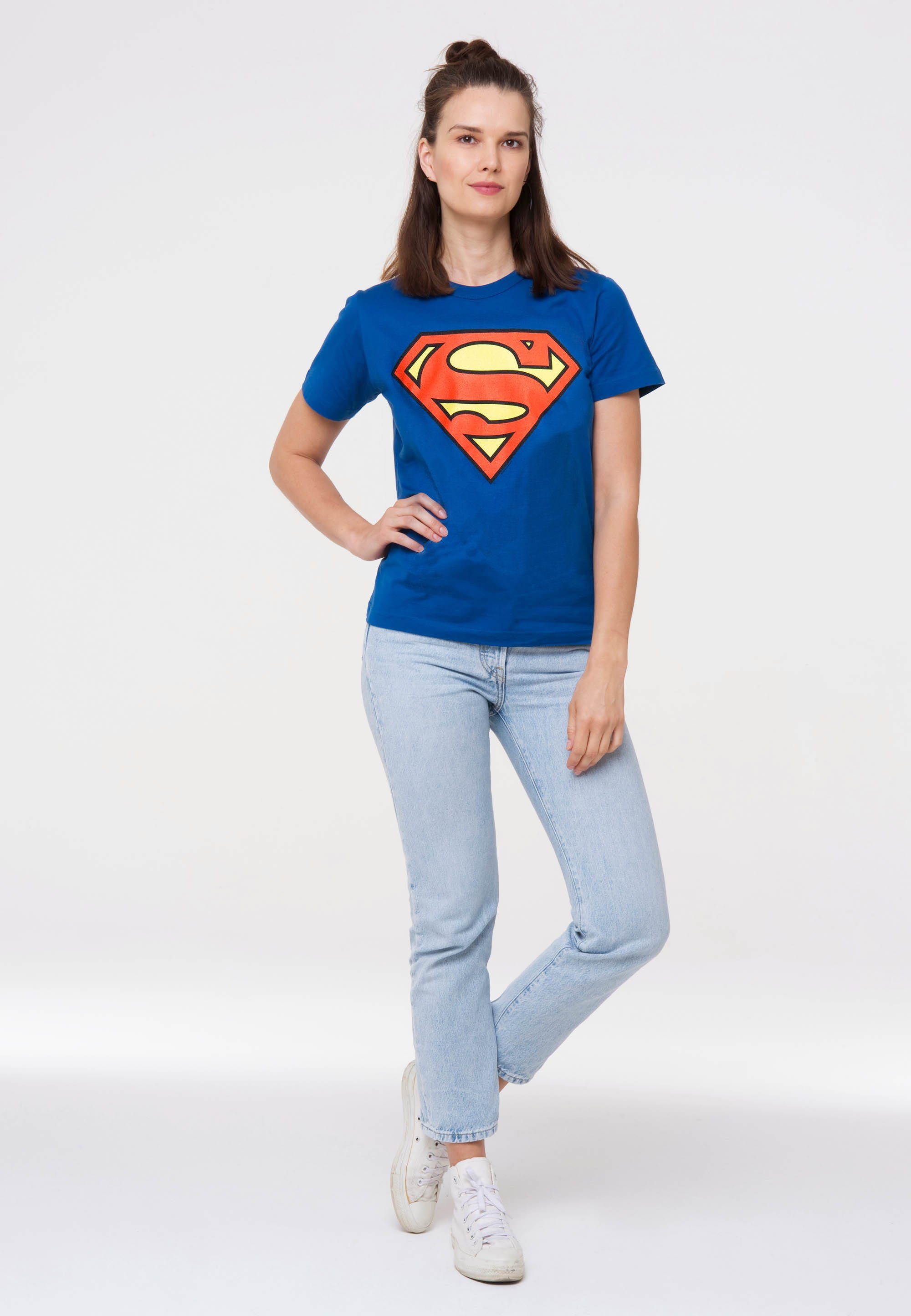 Top-Produktionsqualität LOGOSHIRT T-Shirt Superman Logo blau trendigem Superhelden-Print mit