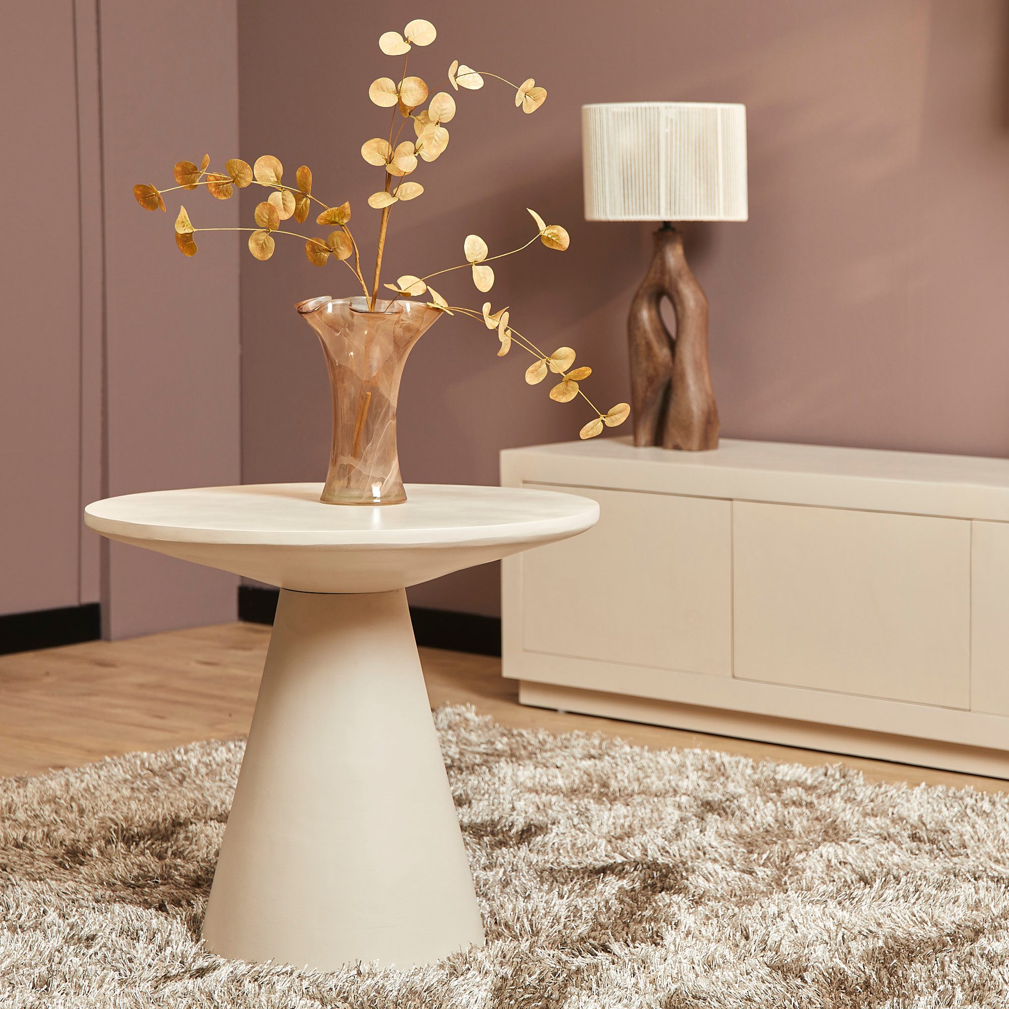 Villa Möbel Couchtisch Kamillie (Packung, 1-St., 1 St. Couchtisch), aus Mangoholz Sand-Finish mit konischem Fuß, rund
