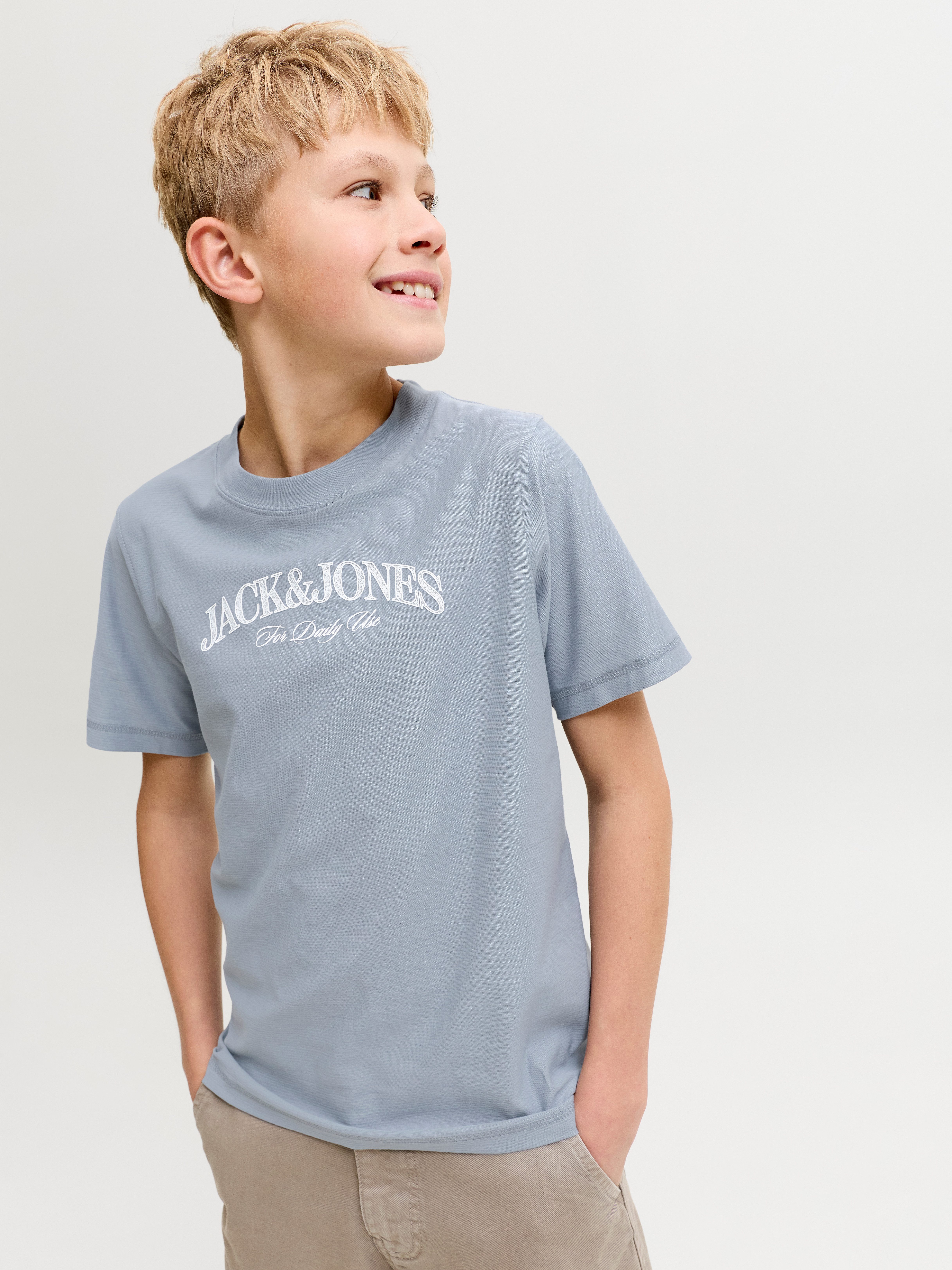Jack & Jones Junior T-Shirt JORCASSIS BRANDING TEE SS CREW NECK JNR Baumwolle, normal geschnitten – Bild 2 von 5