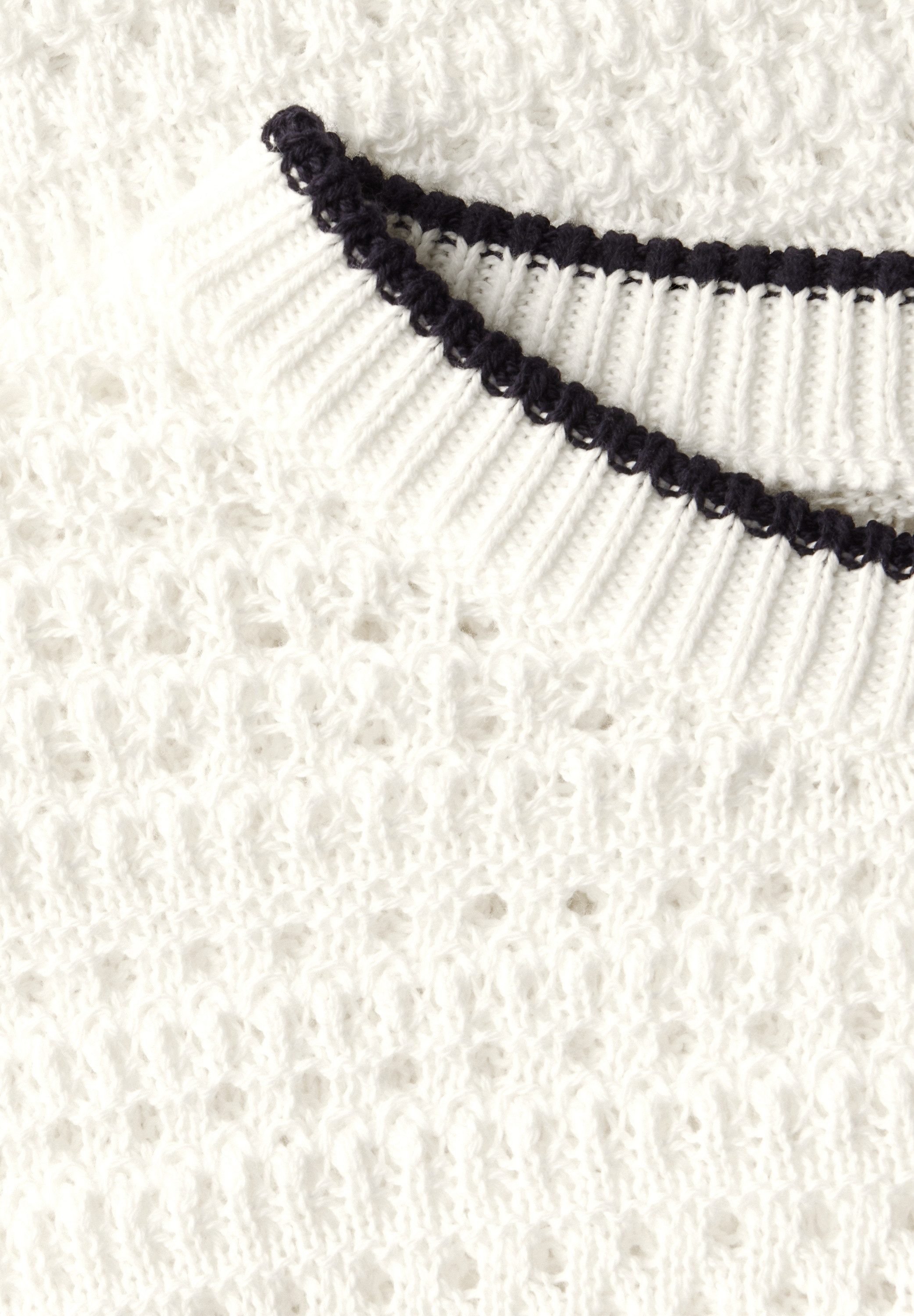 STREET ONE Rundhalspullover Pullover mit Lochmuster günstig online kaufen