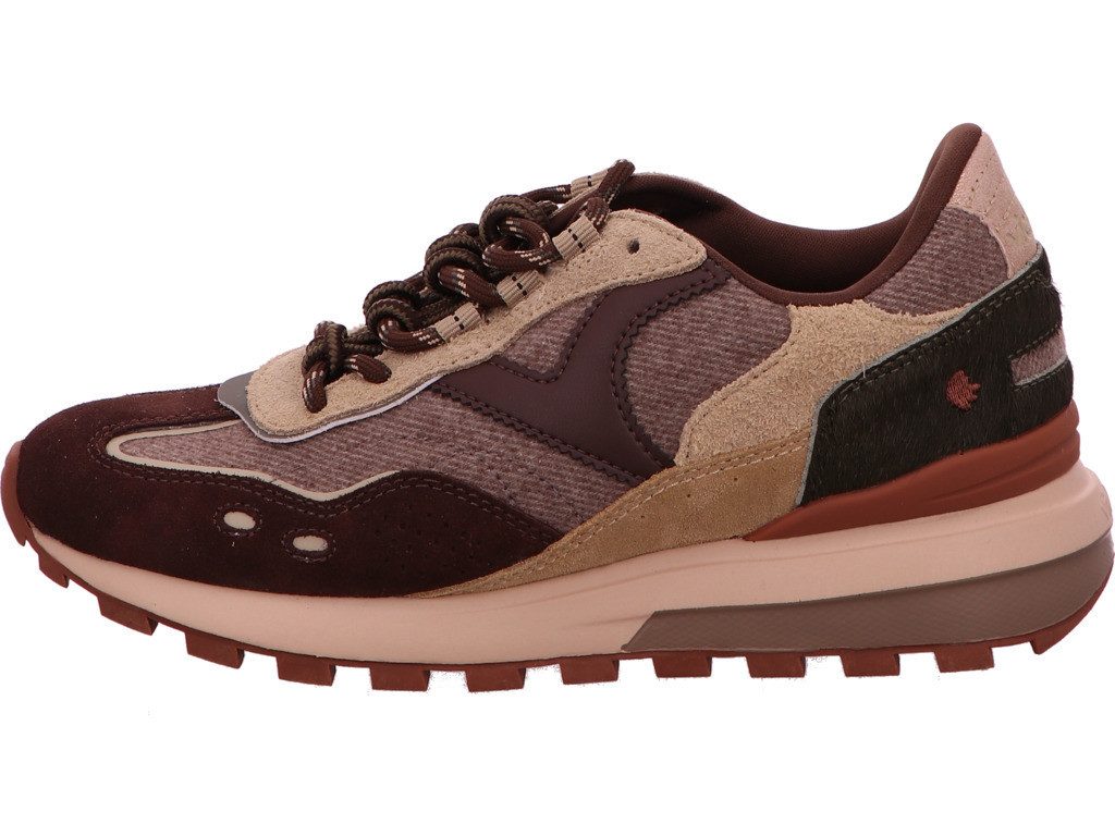 Victoria Sneaker