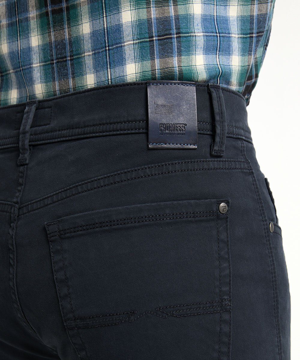 Gabardine soft und Pioneer elastisch Rando Jeans Authentic 5-Pocket-Hose Dunkelblau Flachgewebe,