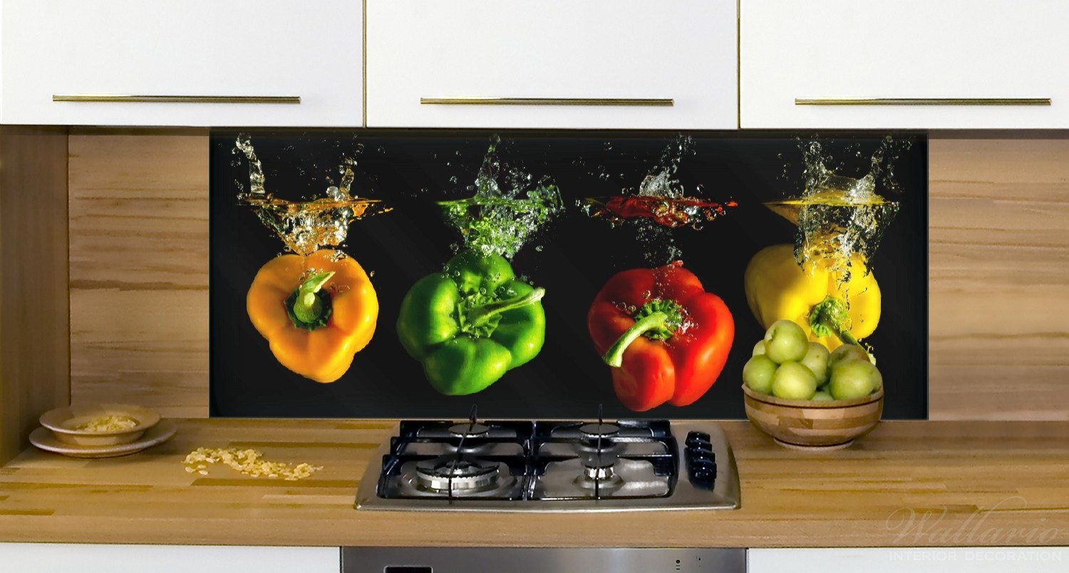 Wallario Küchenrückwand Bunte (1-tlg) im gelb grün Paprika und rot orange Küche in Wasser