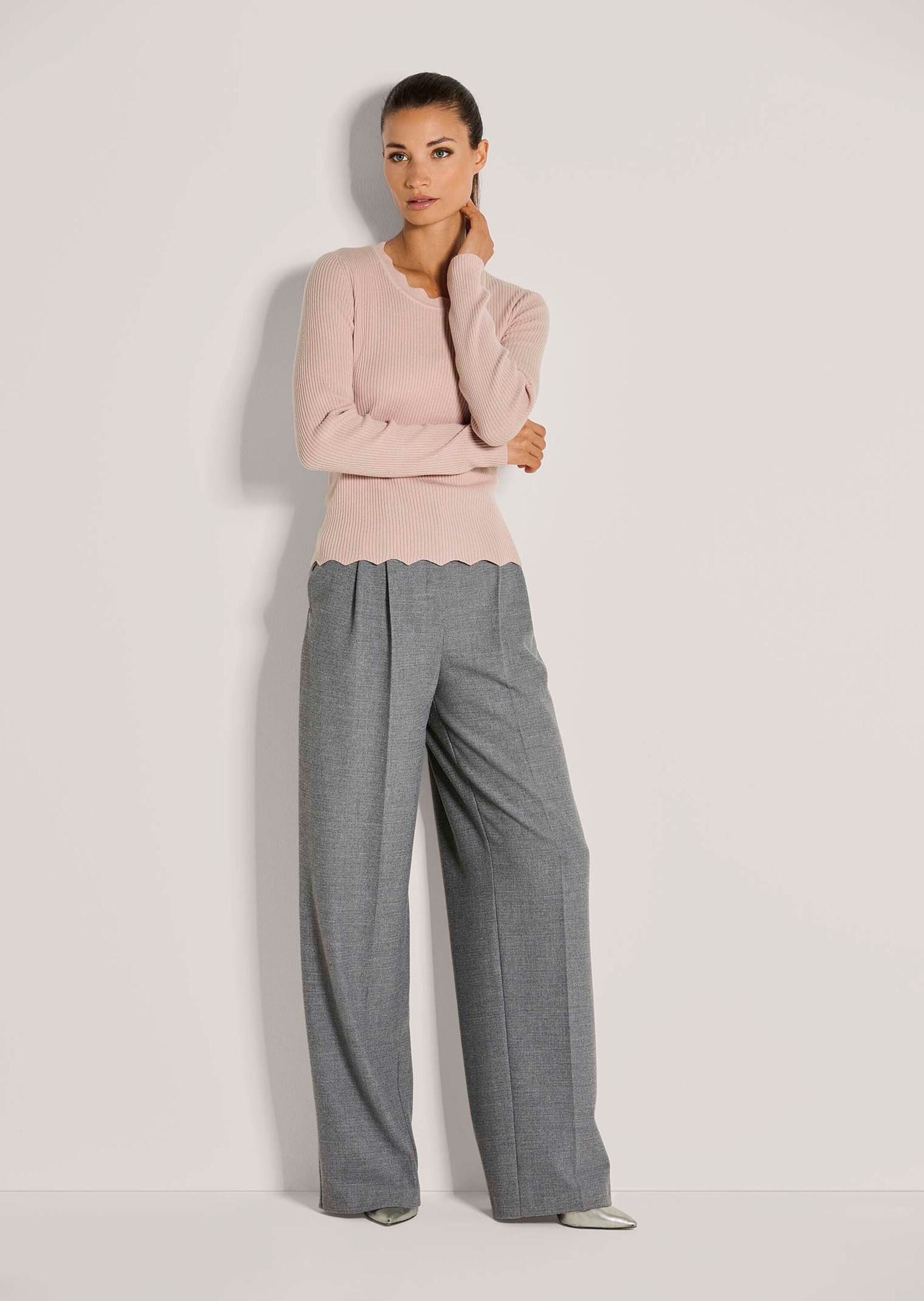 MADELEINE Strickpullover Leichter Viskosepullover mit gewelltem Saum Tailliertes Langarmshirt mit Rundhals und langen Ärmeln