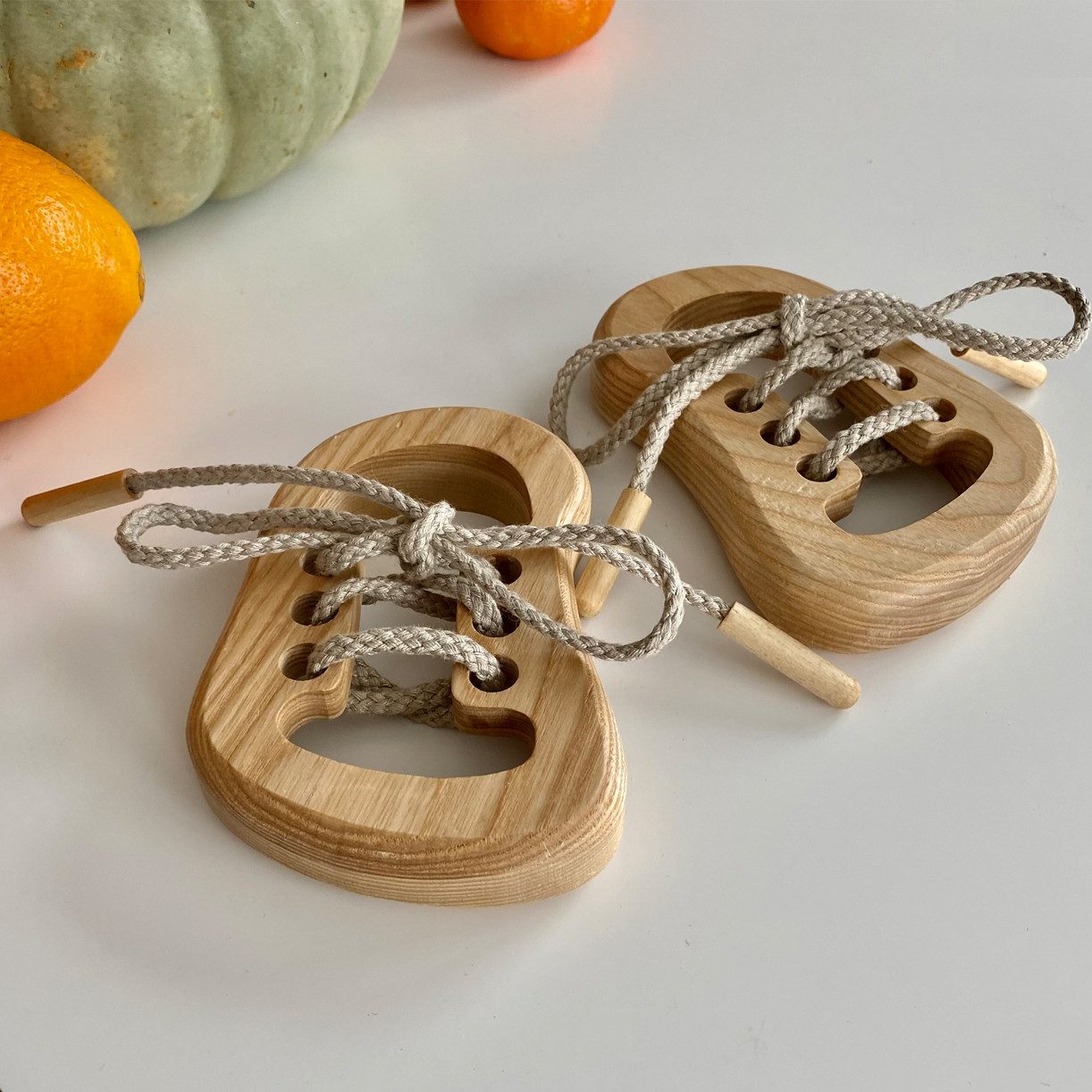 Lotes Toys Lernspielzeug Holz Fädelspiel Schuh (packung, 1-St., spar saet), Fördern Sie spielerisch die Entwicklung