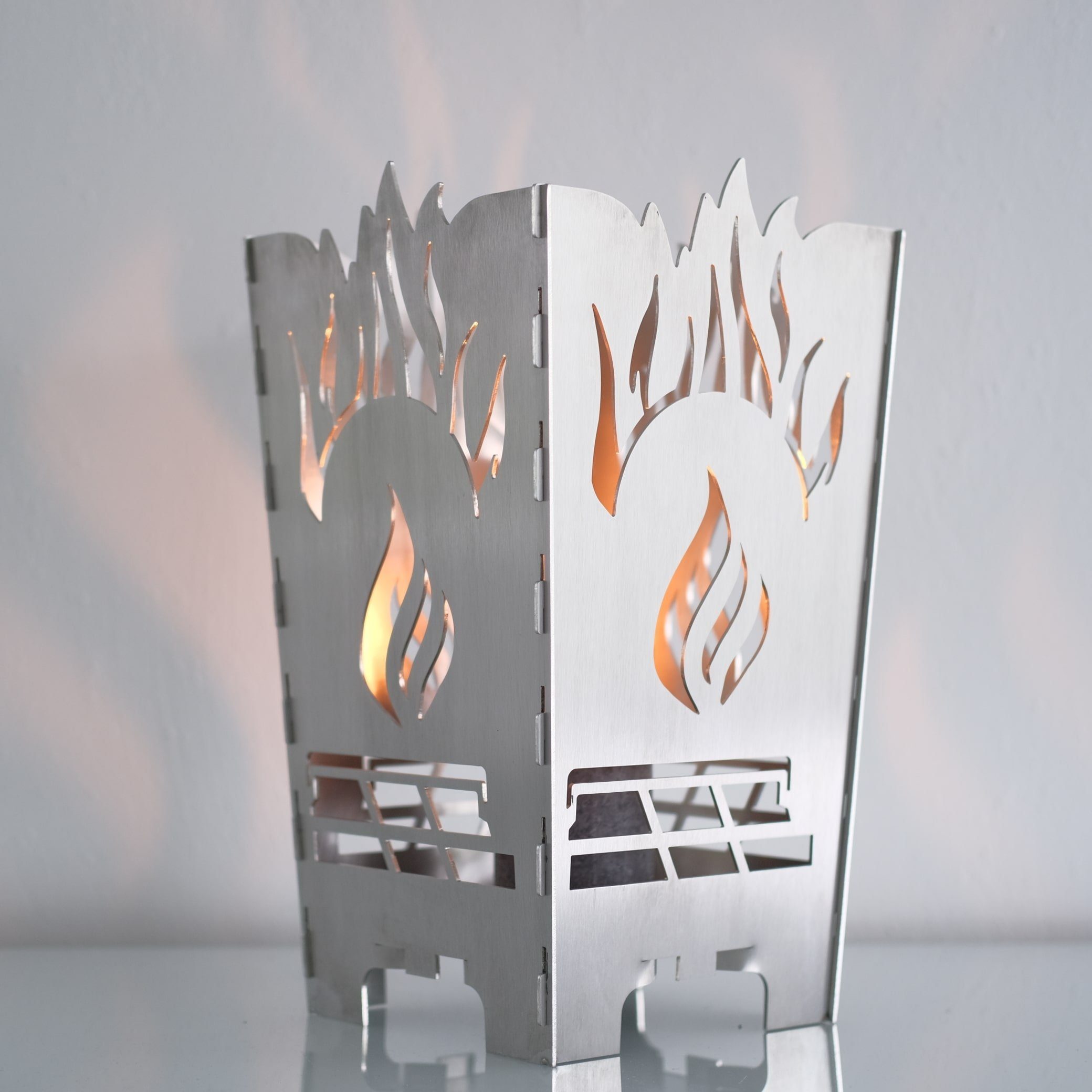 Stahlkunst Bodenwindlicht Edelstahl Bodenwindlicht "Brillanz" Kerzenständer (deutsche Wertarbeit), aus Edelstahl