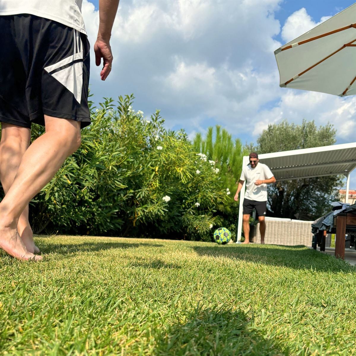 Sunflex Fußball Neopren Fußball Größe 5 Funky Crossed, Soccer Ball Ballsport