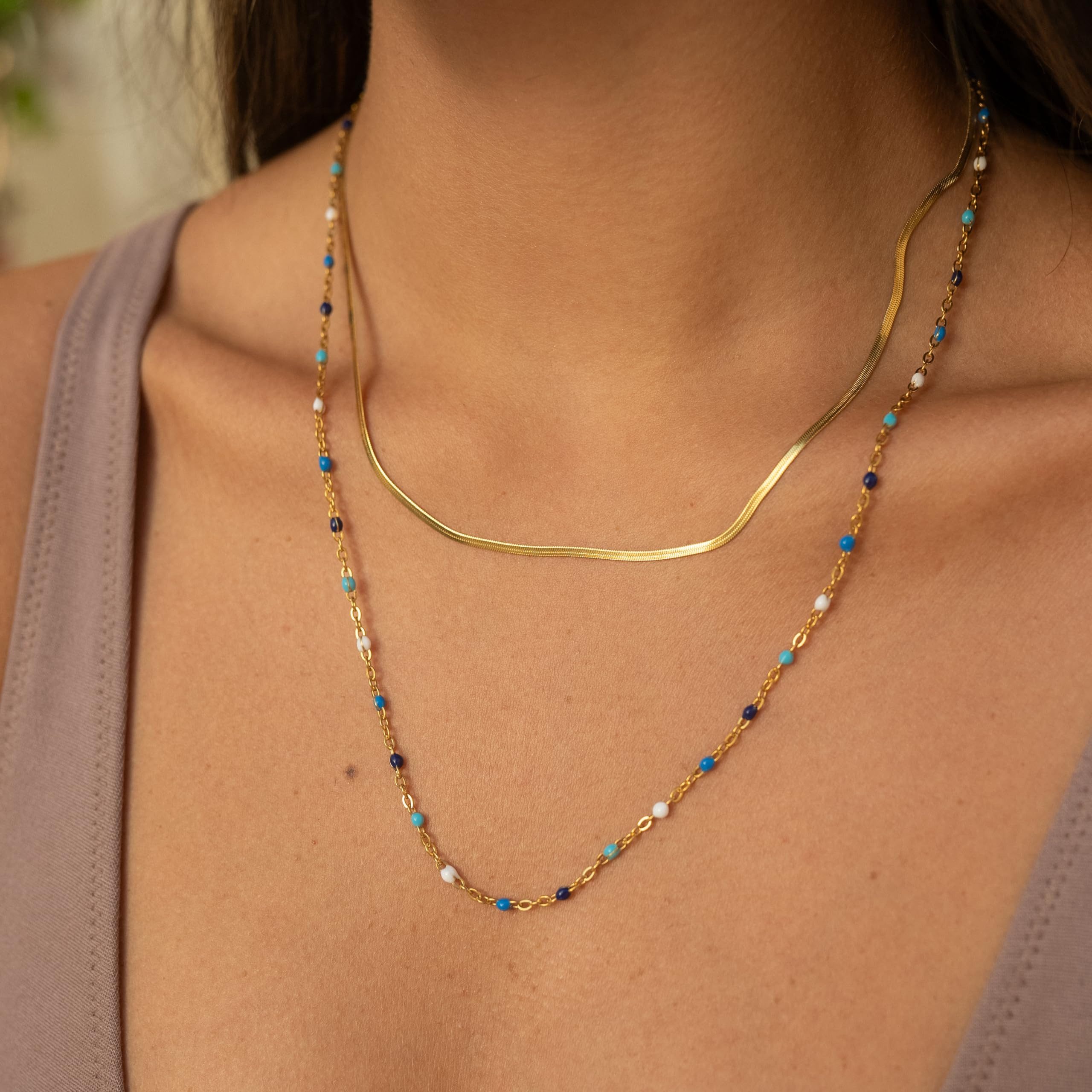 Made by Nami Choker Doppelreihige Kette Damen Gold in Schlangendesign und mit Perlen, Robuster Karabiner Verschluss Boho Schmuck - 40 + 5 cm