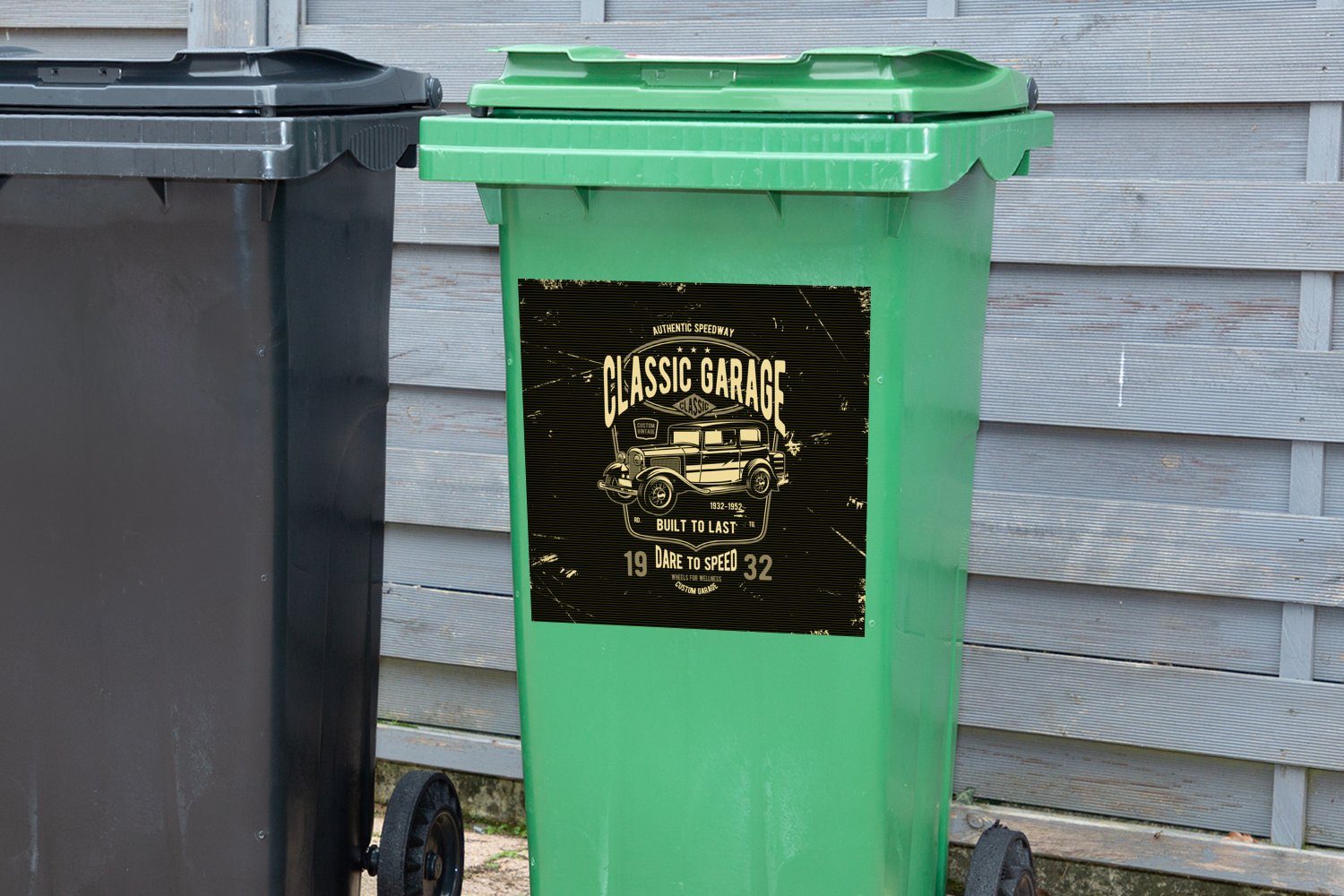MuchoWow Wandsticker Mancave - Auto Mülltonne, Abfalbehälter Vintage (1 St), Garage Container, - - Mülleimer-aufkleber, Sticker