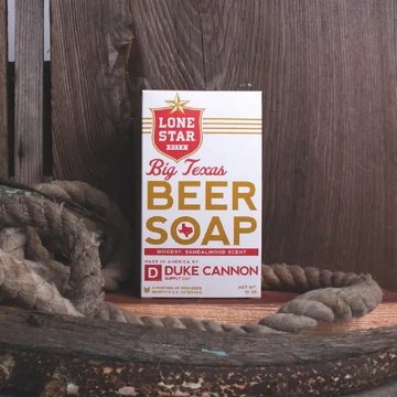 Duke Cannon Feste Duschseife Big Ass Brick of Soap Big Texas Beer- Echte Männerseife aus den USA, 300 gr Seifenstück
