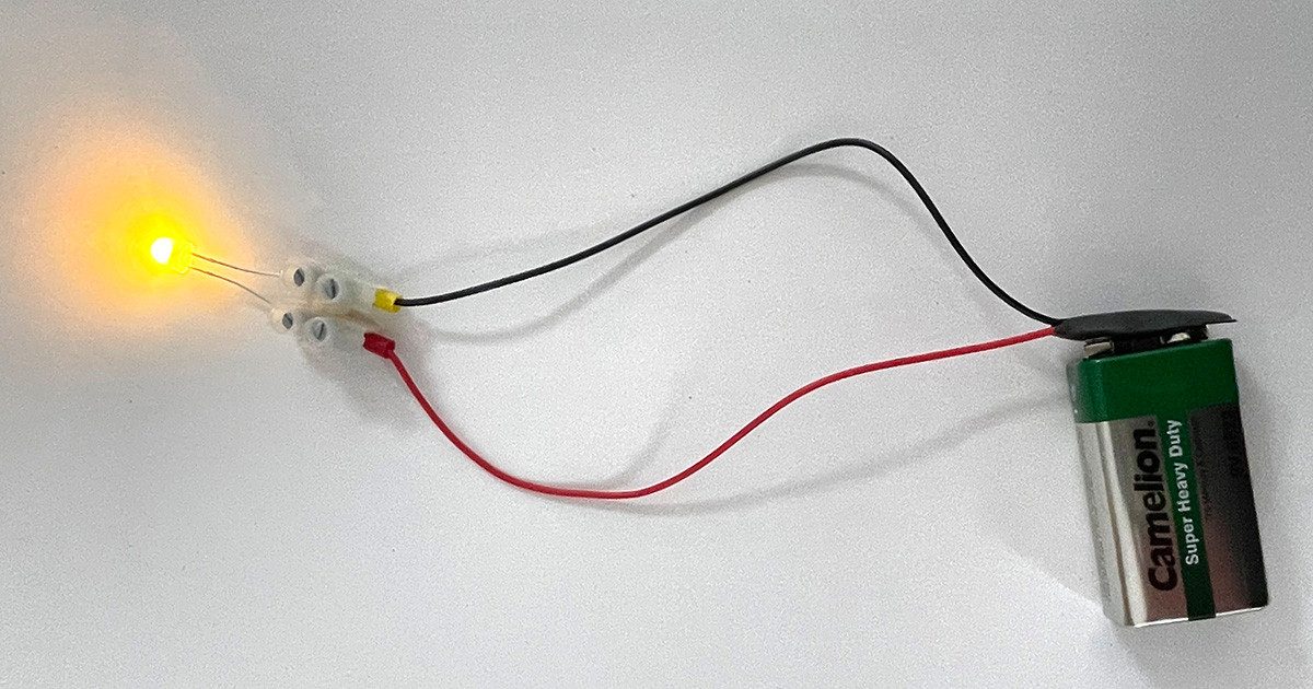 myExperimentSet Experimentierkasten "Stromkreis mit LEDs, Serien- und Parallelschaltung mit Batterien", (Elektro-Schul-Set, für 1 Schüler-tlg., inklusive Batterien), inklusive Anleitung