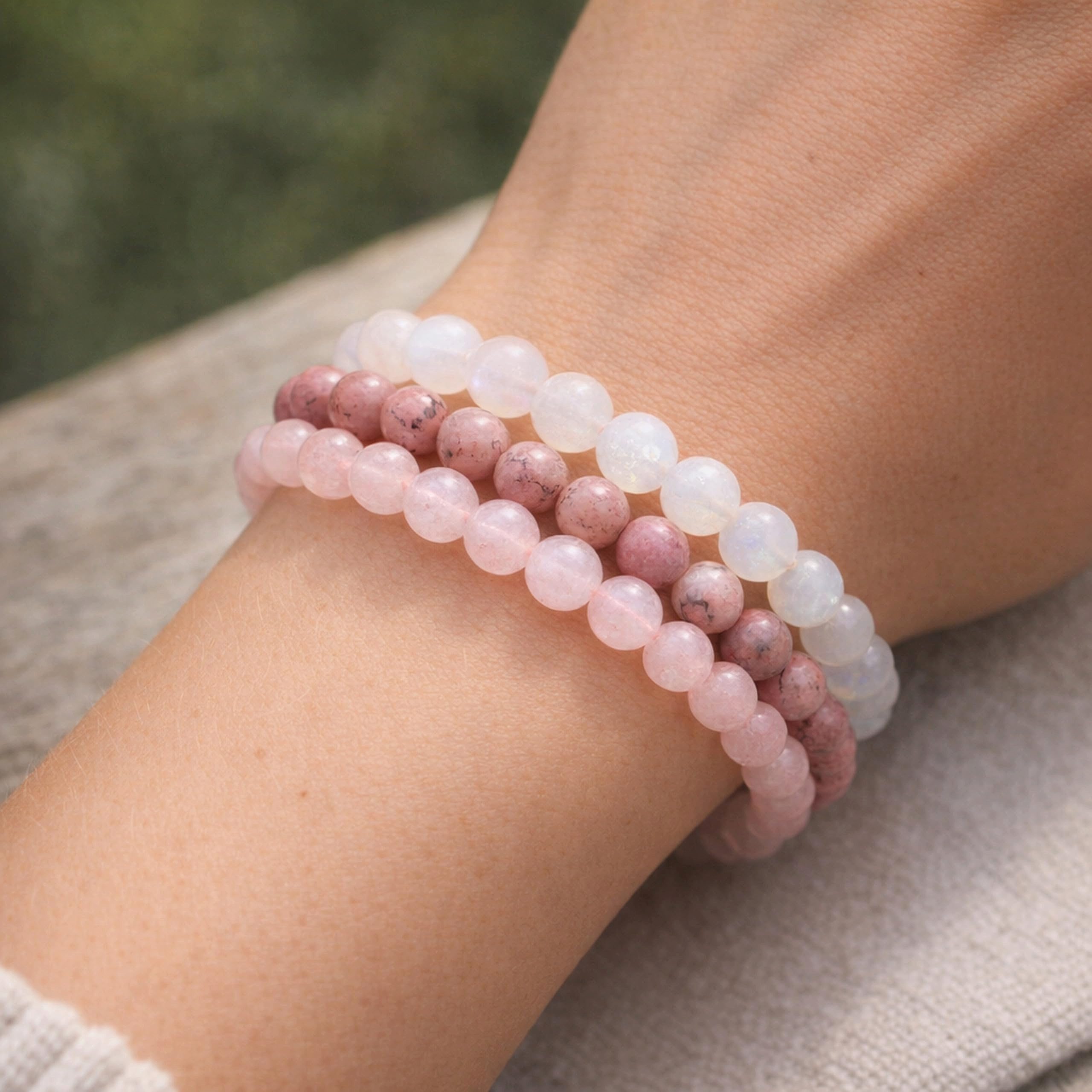Lebensquelle Plus Armband Rosenquarz Kugelarmband, 8 mm – Bild 5 von 5
