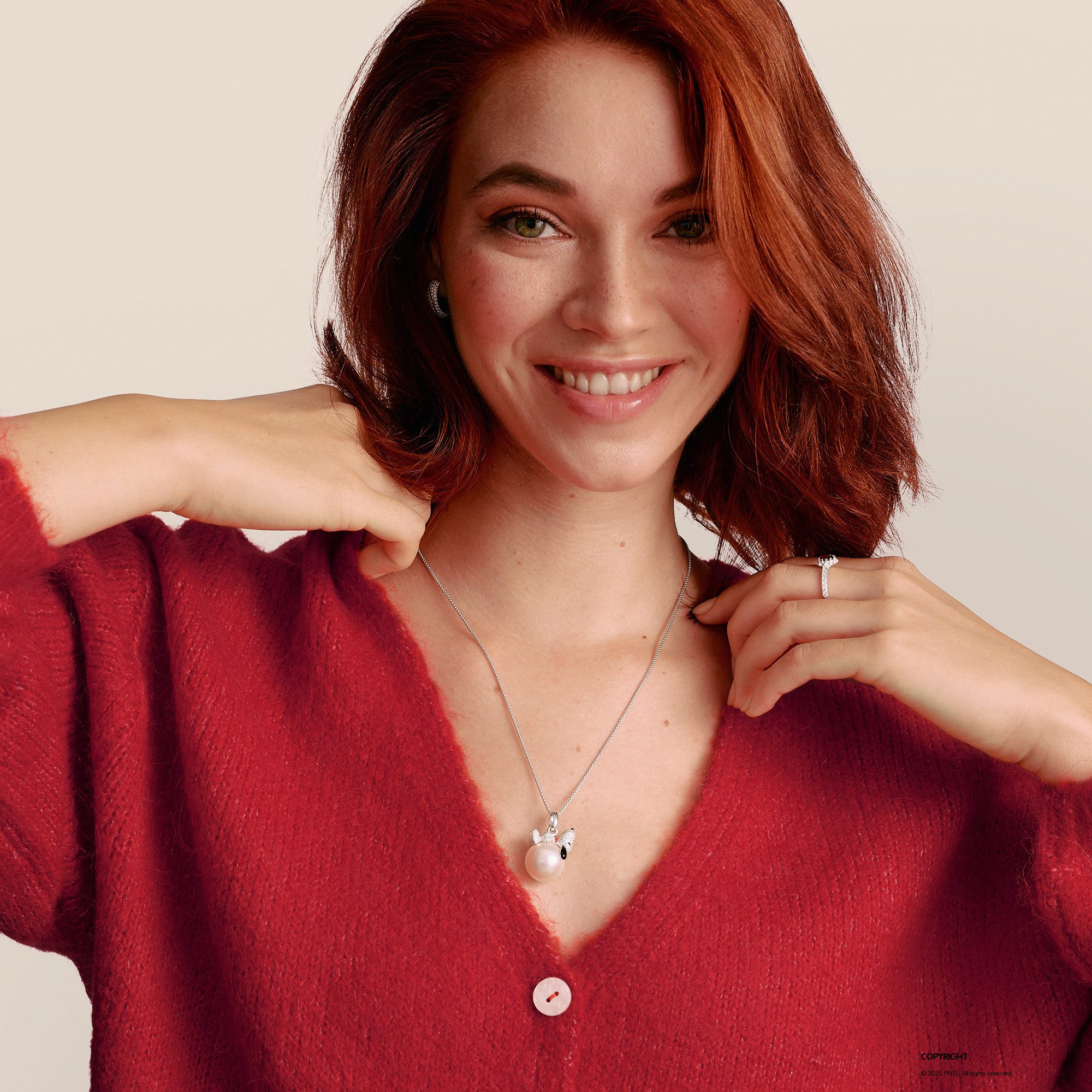 THOMAS SABO Kettenanhänger THOMAS SABO x Peanuts Anhänger Snoopy auf Schneeball, mit Zirkonia (synth) und Perle (imitiert)