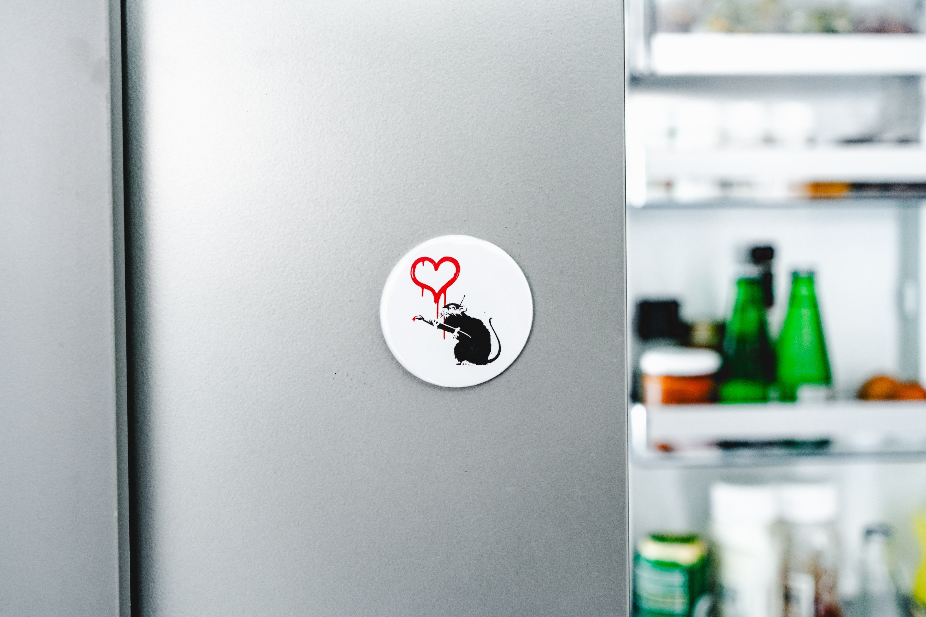 AvantgART Flaschenöffner Magnetisch, Kühlschrank Magnet, Banksy Kunstdruck, Bottle Opener