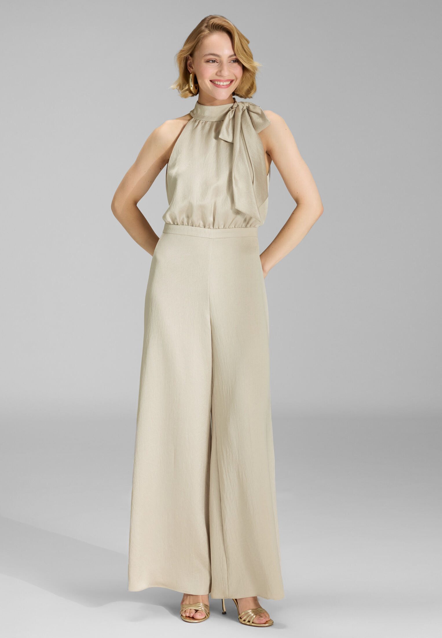 SWING Jumpsuit - Jumpsuit mit Schluppe aus gehämmertem Satin Oberteil in lockerer Passform