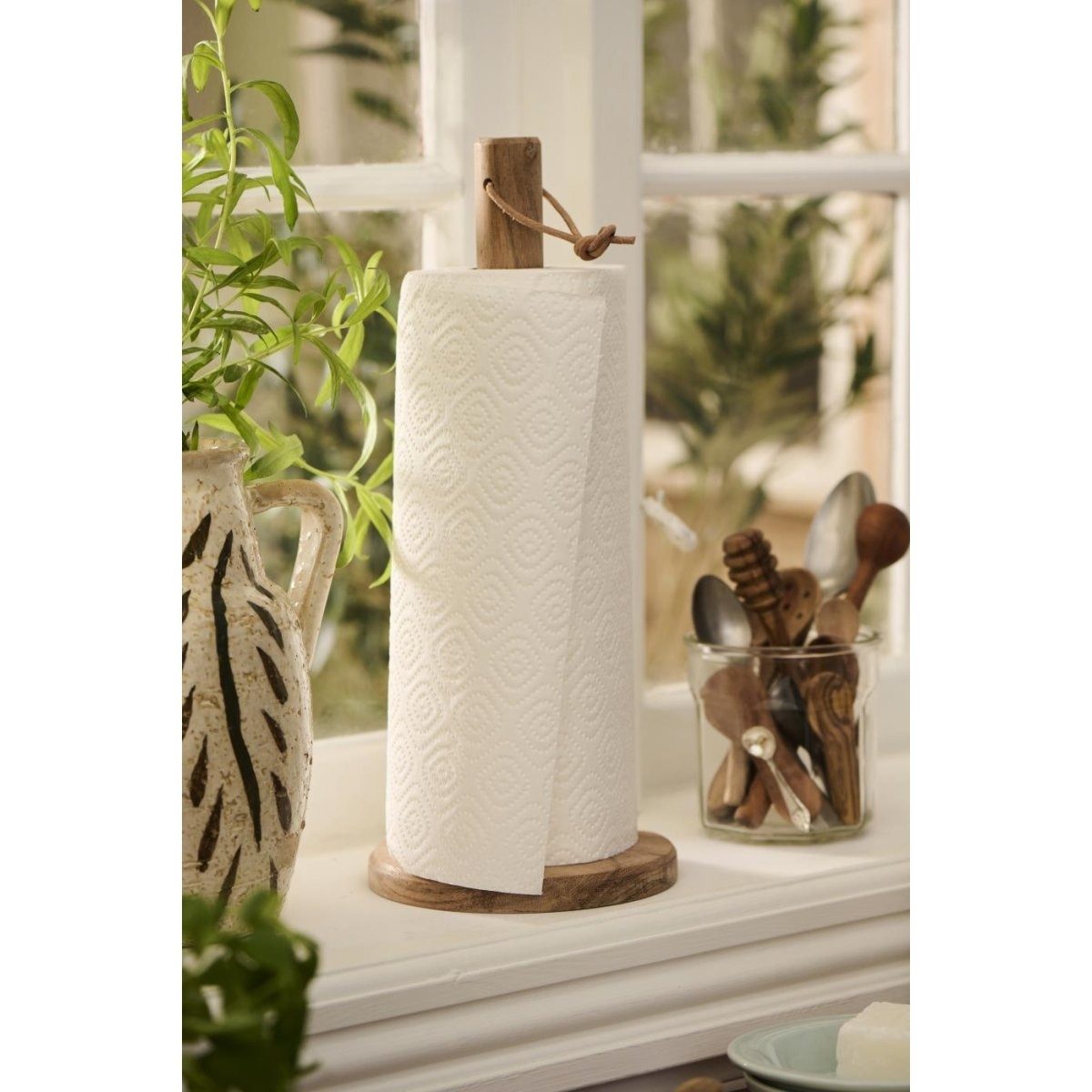 Ib Laursen Küchenrollenhalter aus Akazienholz mit Lederschnur 34,5 cm hoch
