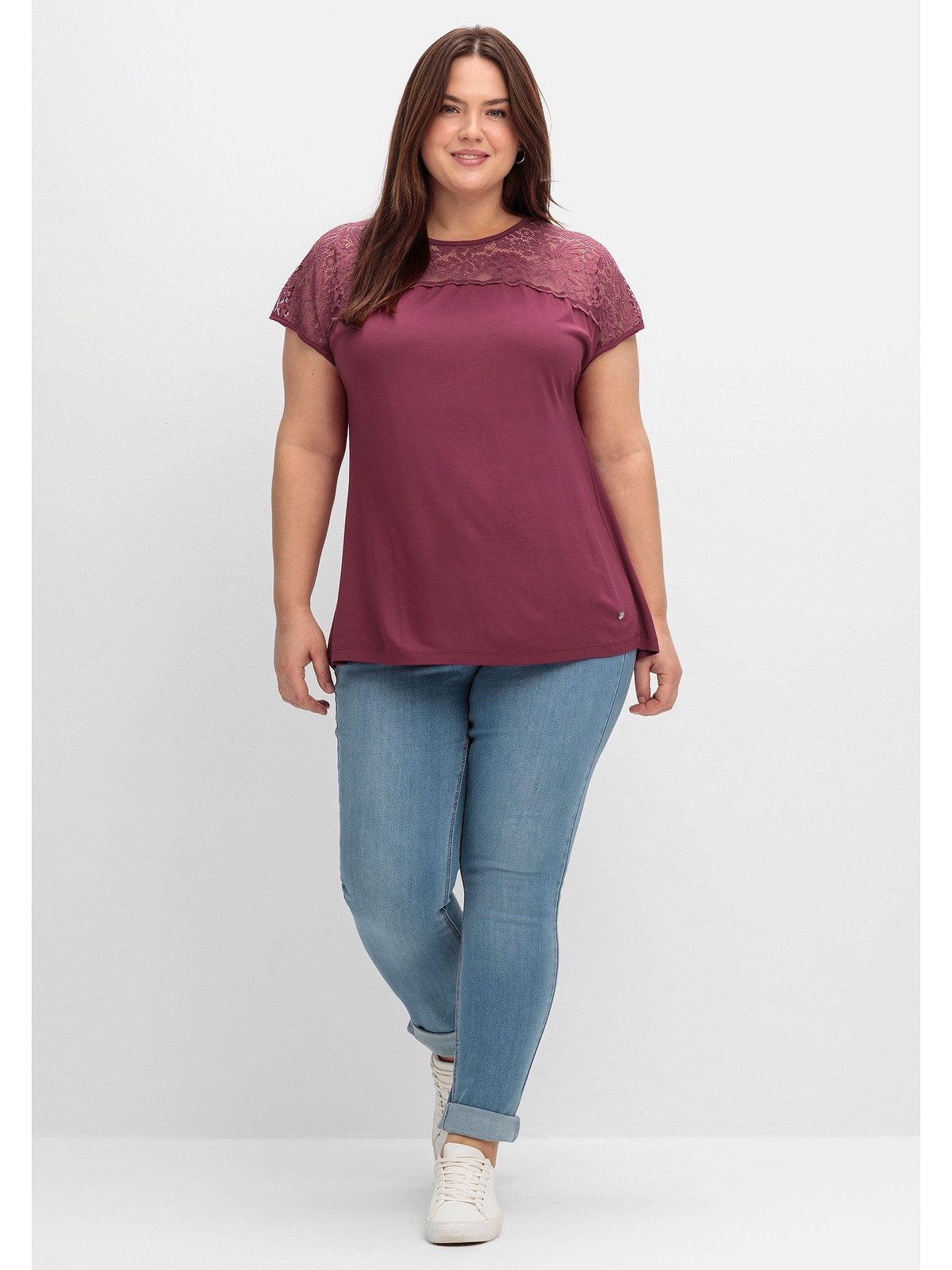 Sheego Spitzenshirt Große Größen mit Spitzenpasse an der Schulterpartie