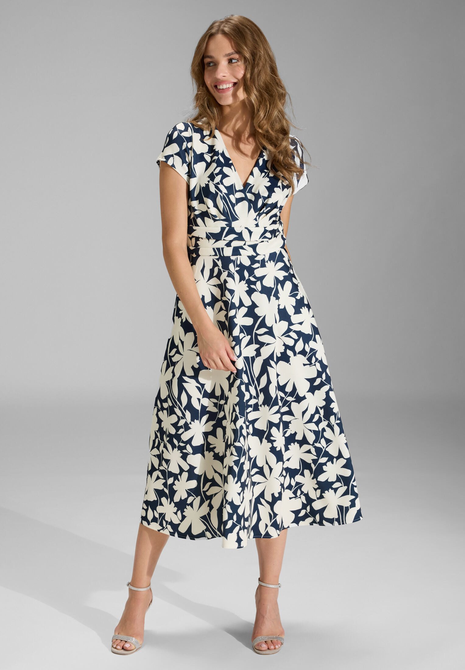 SWING Cocktailkleid - Midi Kleid aus bedrucktem Scuba Taillierter Schnitt mit ausgestelltem Rockteil