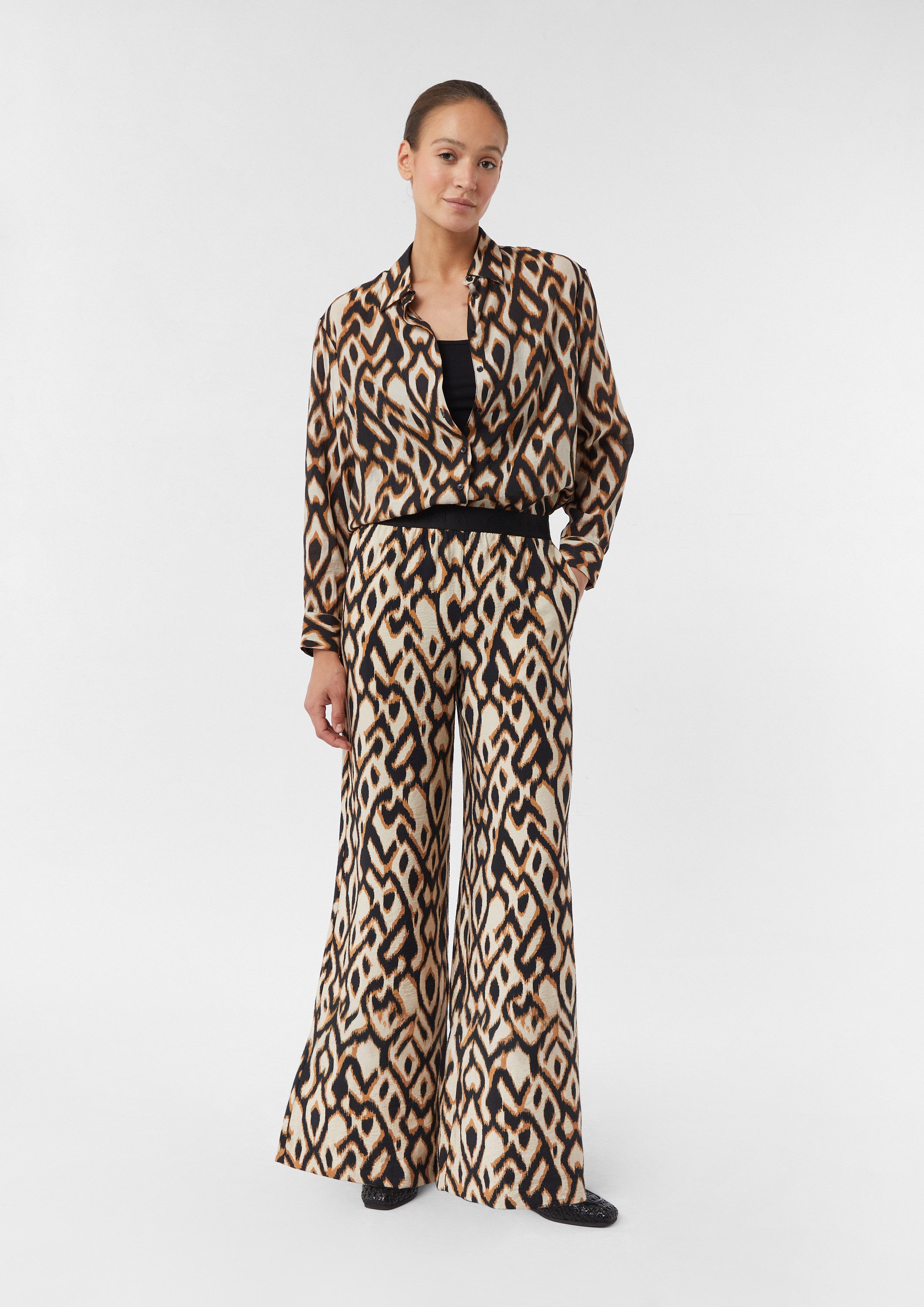 comma Chinos Hose Palazzo-Hose aus Viskosemix mit All-over-Print